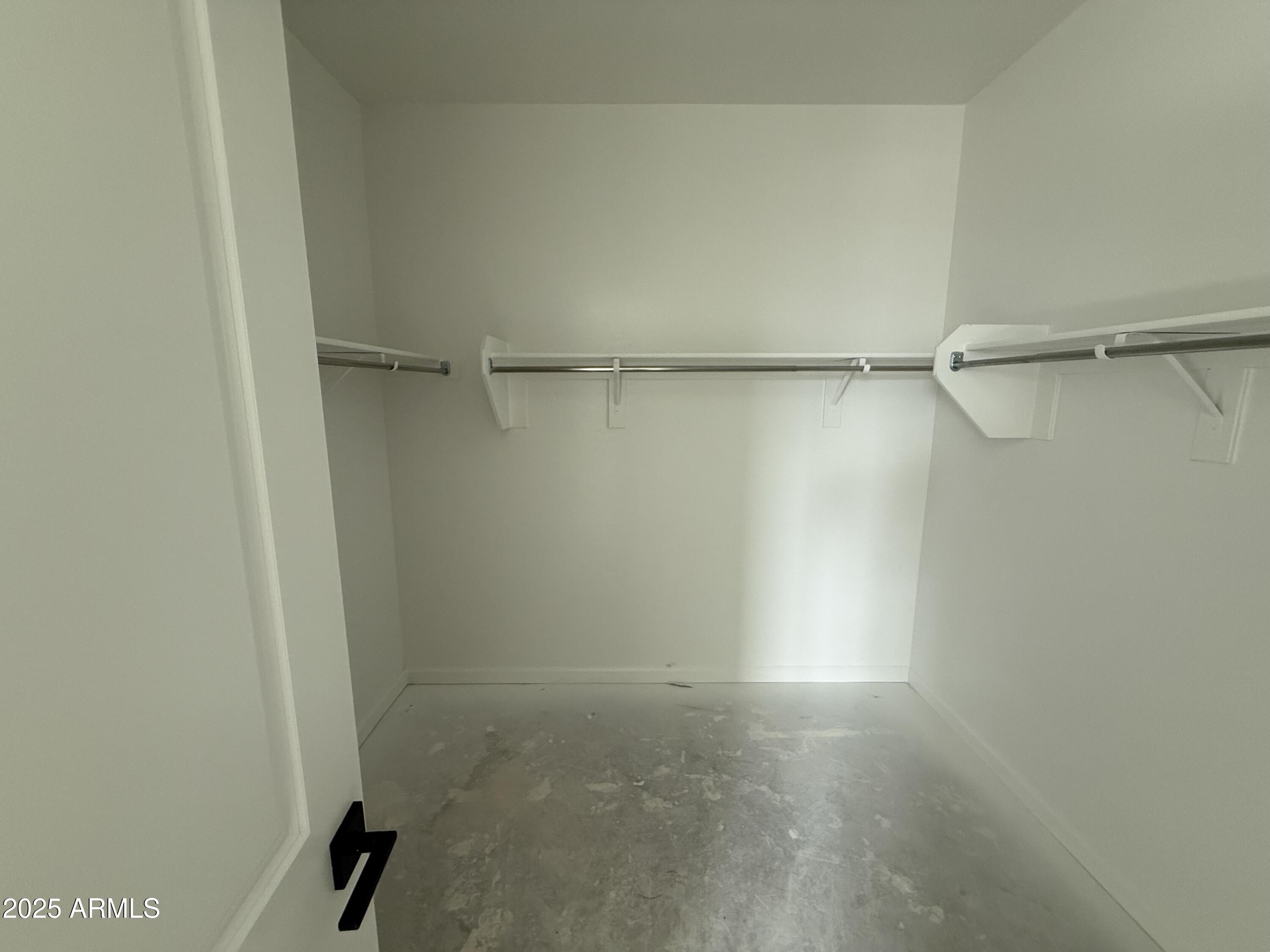 9615 W TAMARISK Avenue