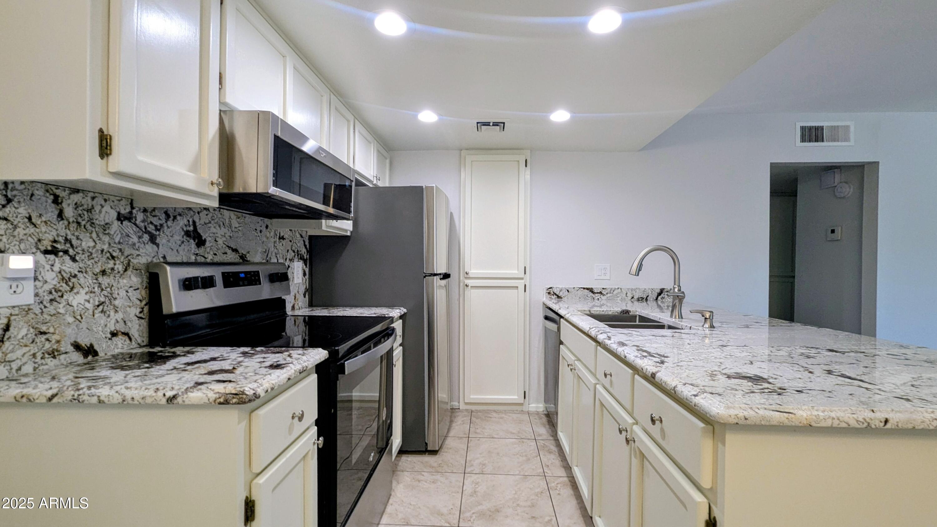 2228 E CAMPBELL Avenue 234