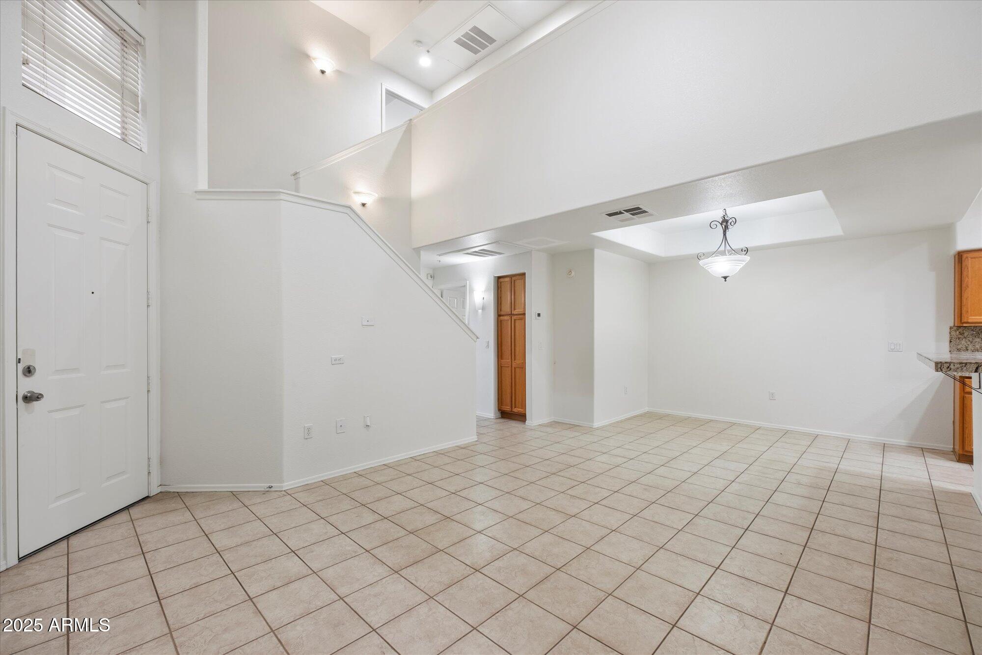 1445 E BROADWAY Road 120