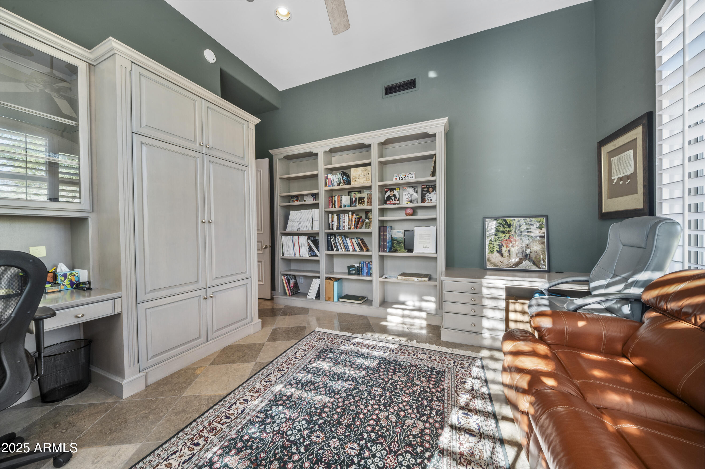 8350 E VIA DEL SOL Drive