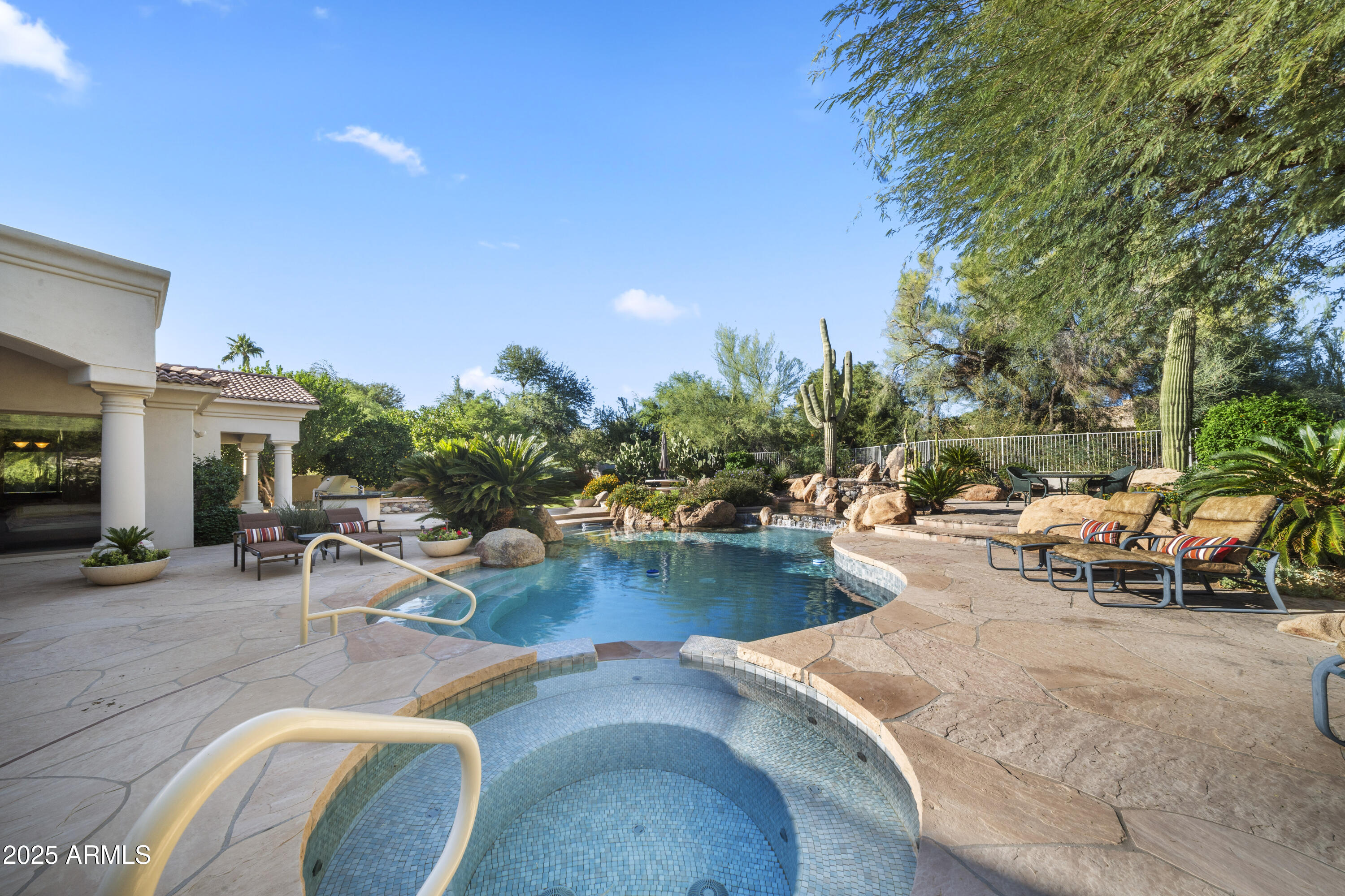 8350 E VIA DEL SOL Drive