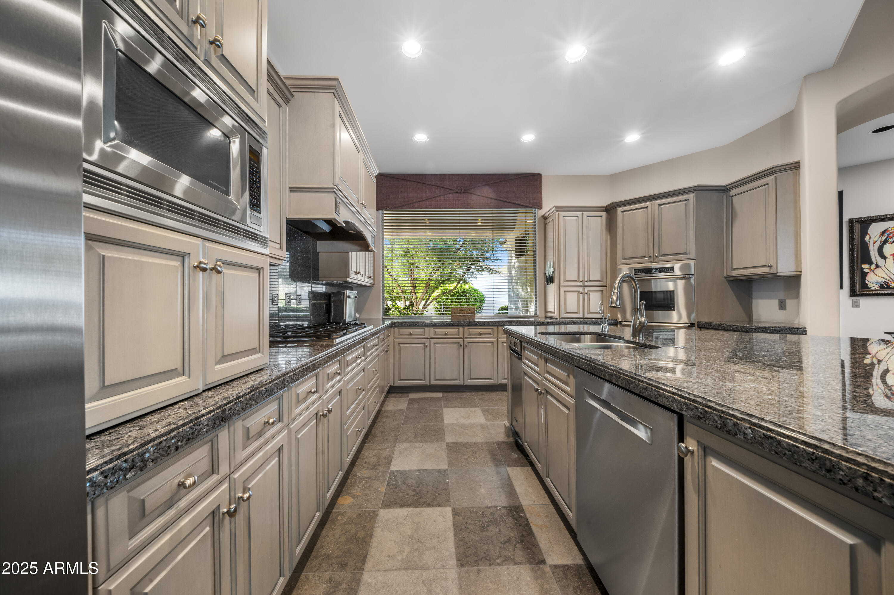 8350 E VIA DEL SOL Drive