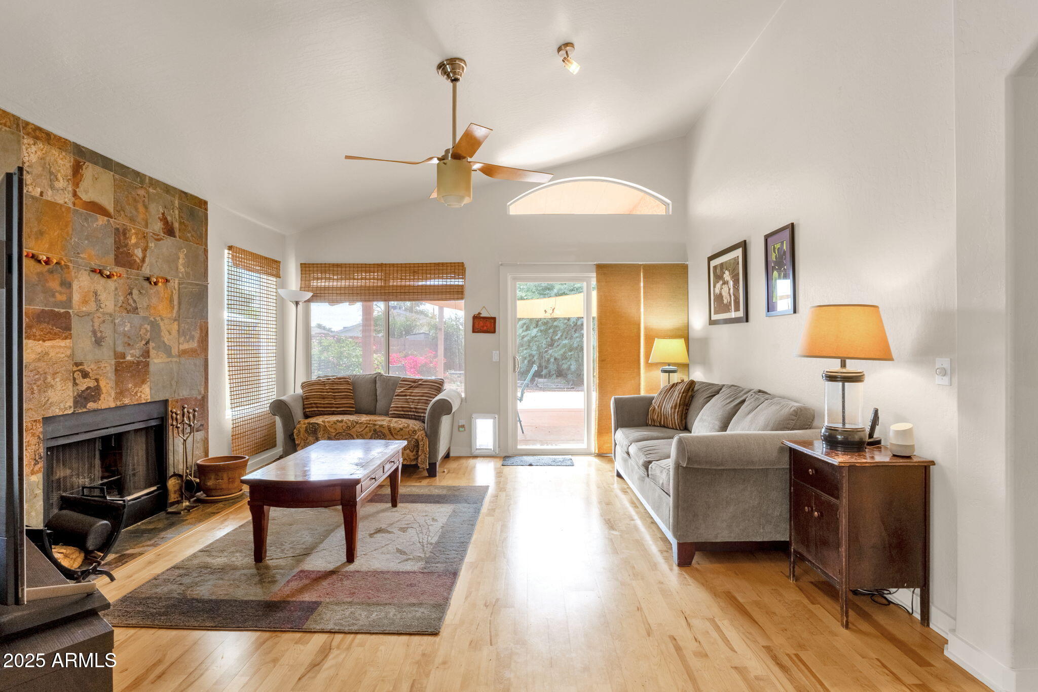 517 W AIRE LIBRE Avenue