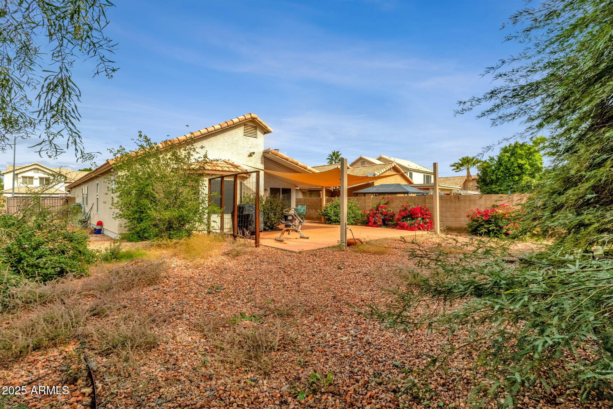 517 W AIRE LIBRE Avenue