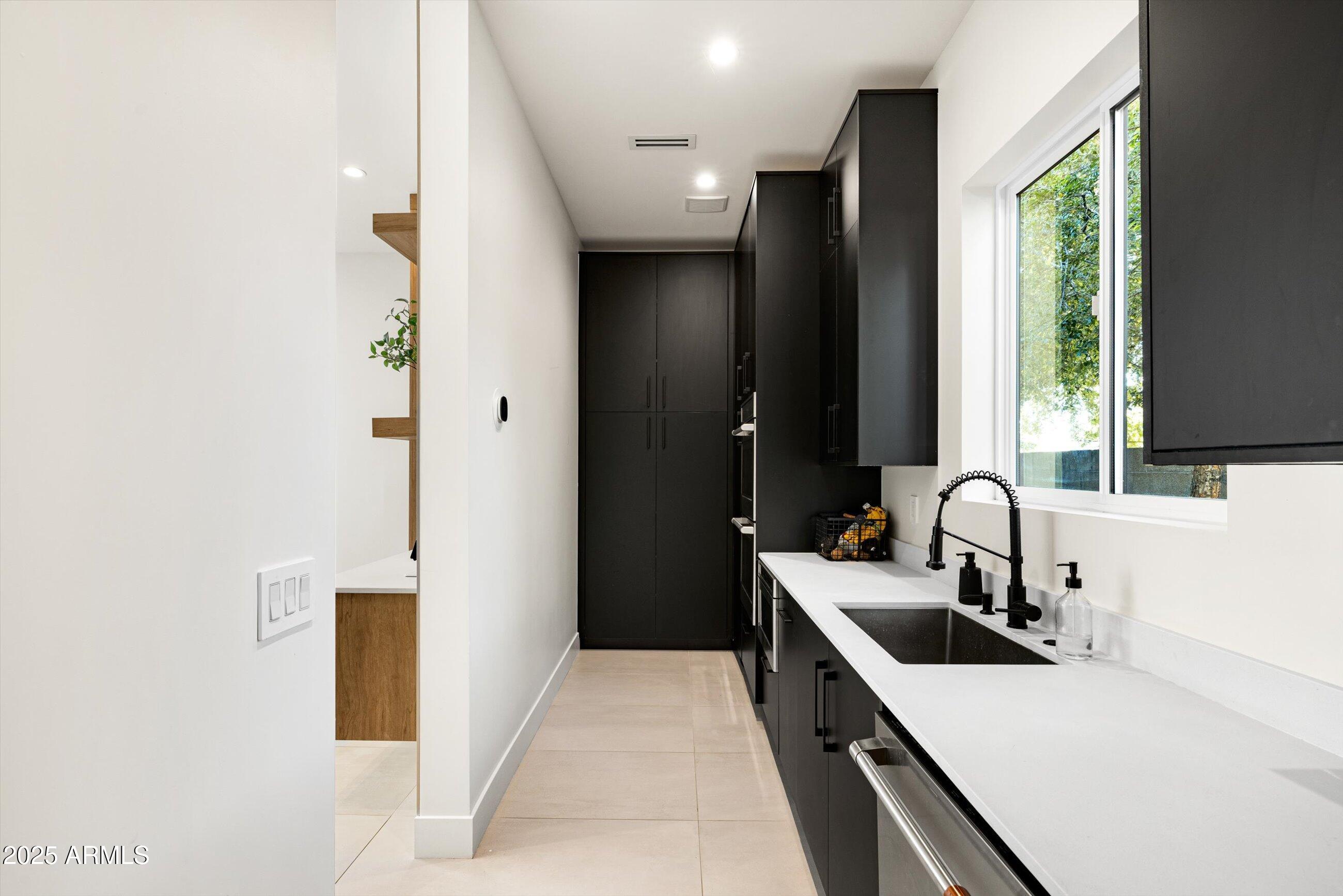 3721 E PICCADILLY Road