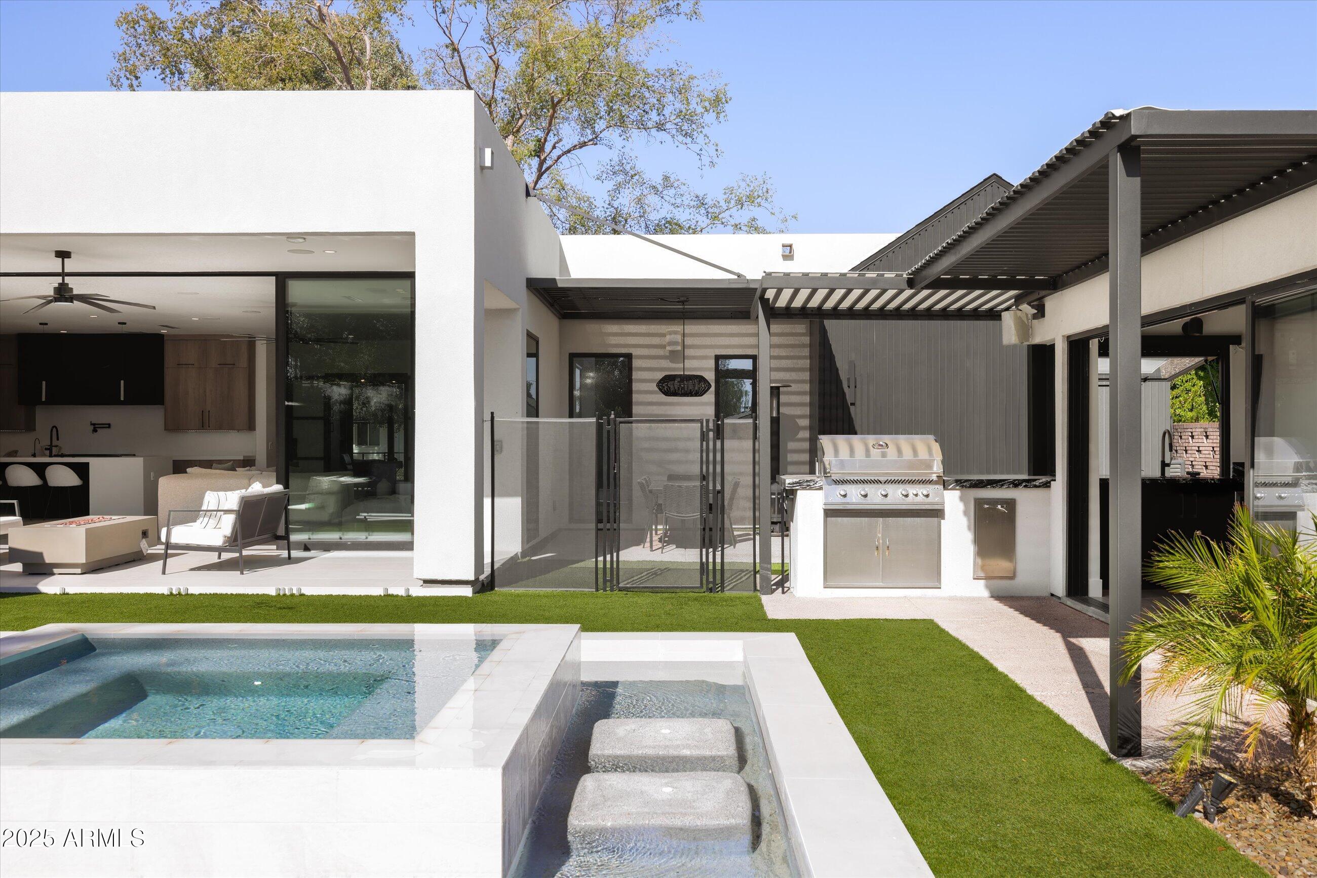 3721 E PICCADILLY Road