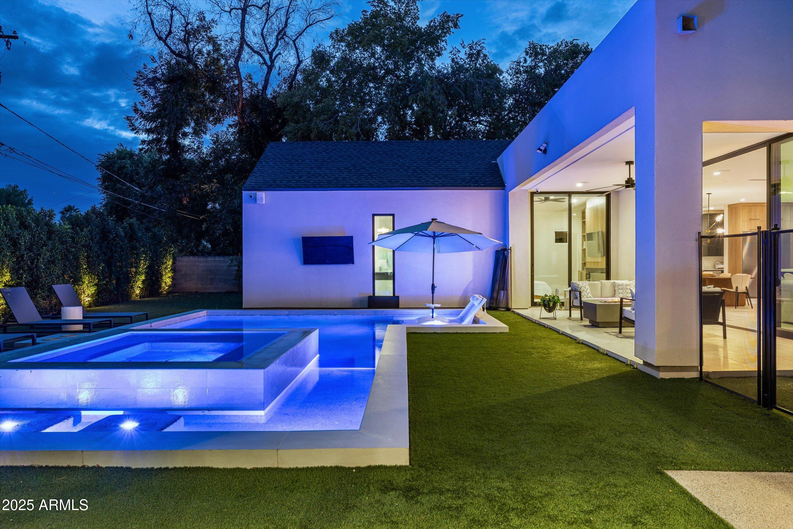 3721 E PICCADILLY Road