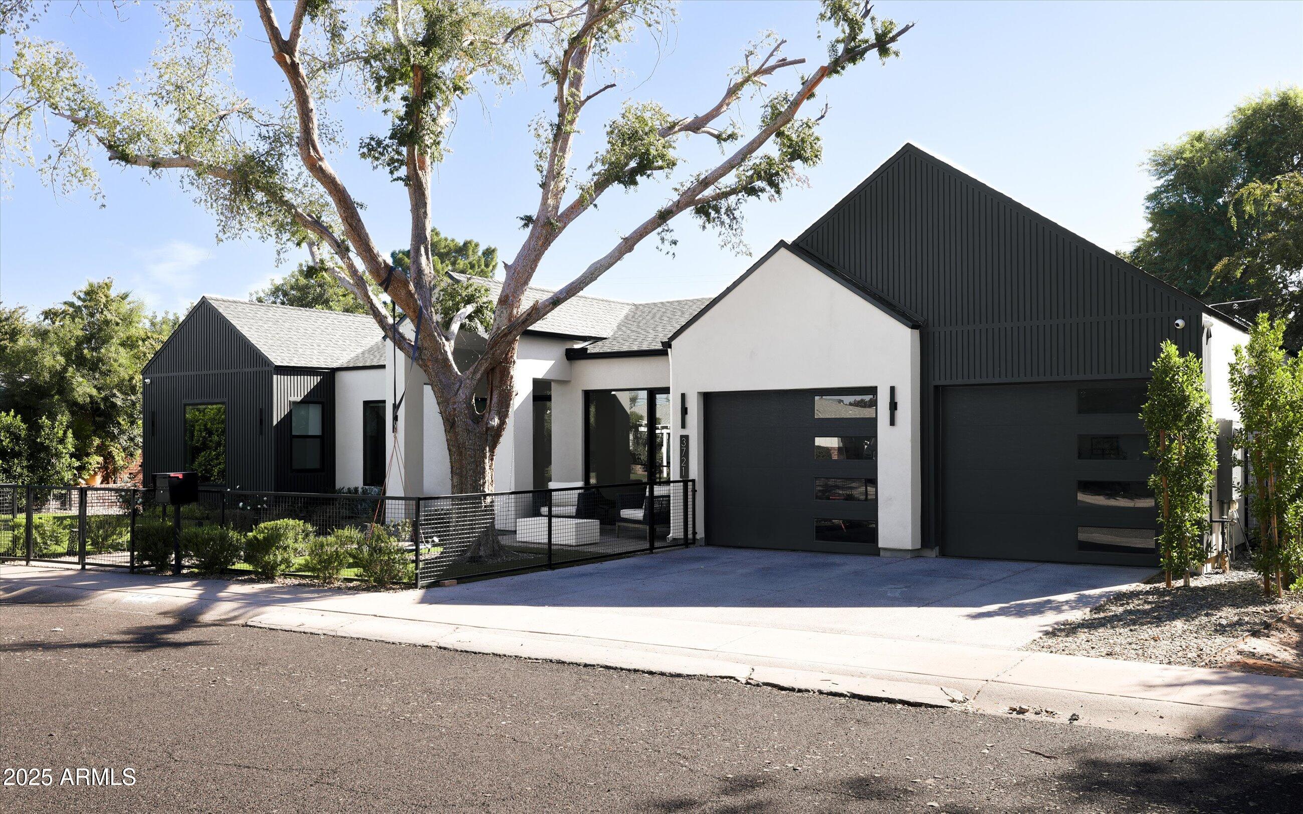 3721 E PICCADILLY Road