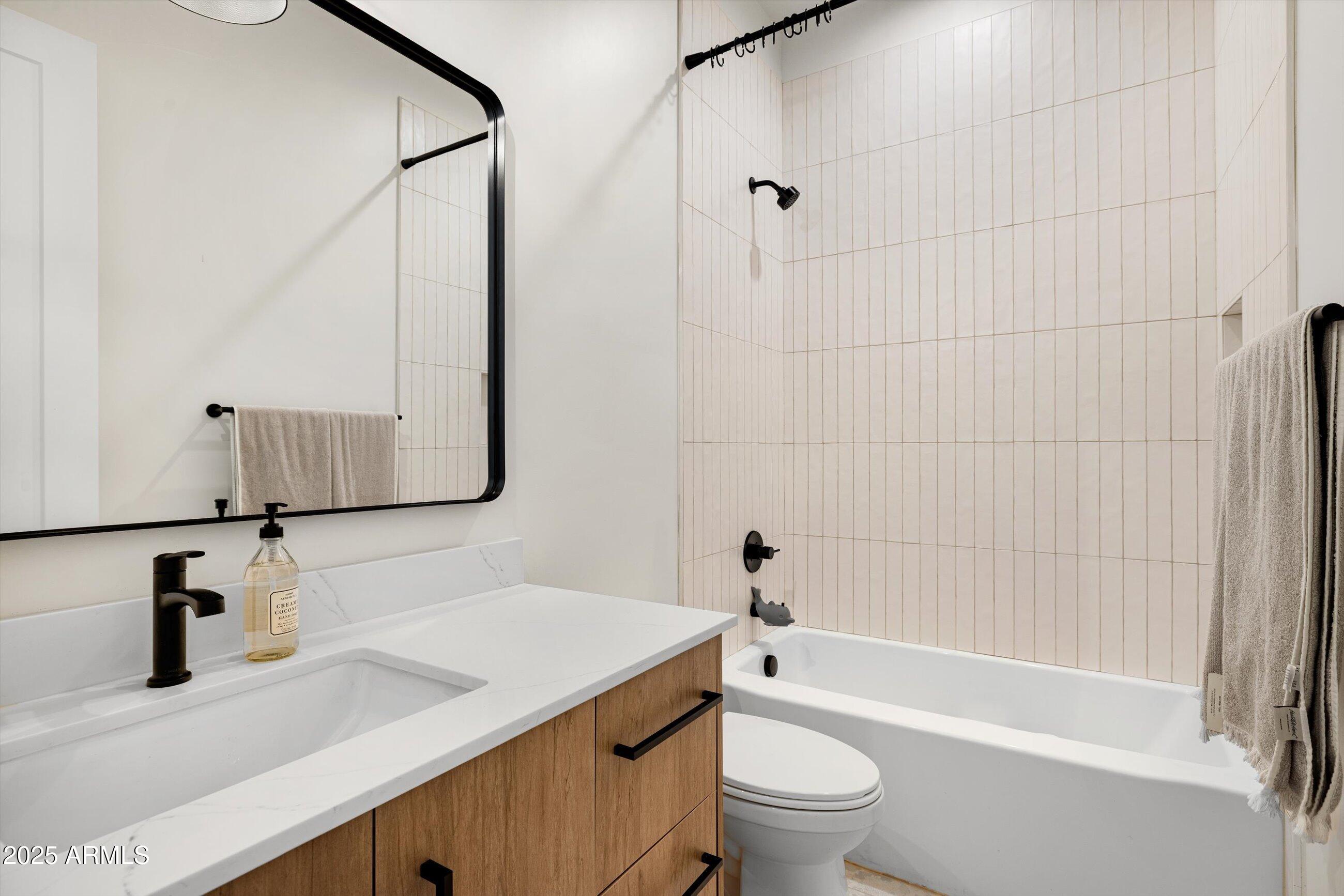 3721 E PICCADILLY Road