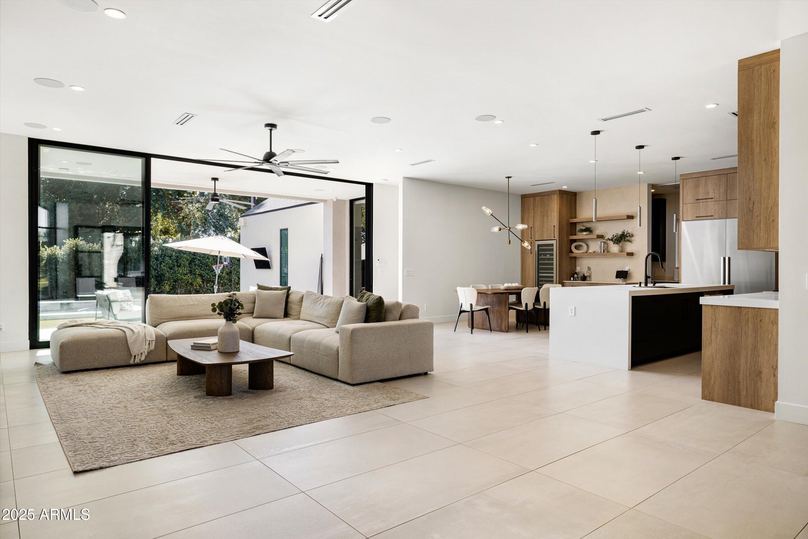 3721 E PICCADILLY Road