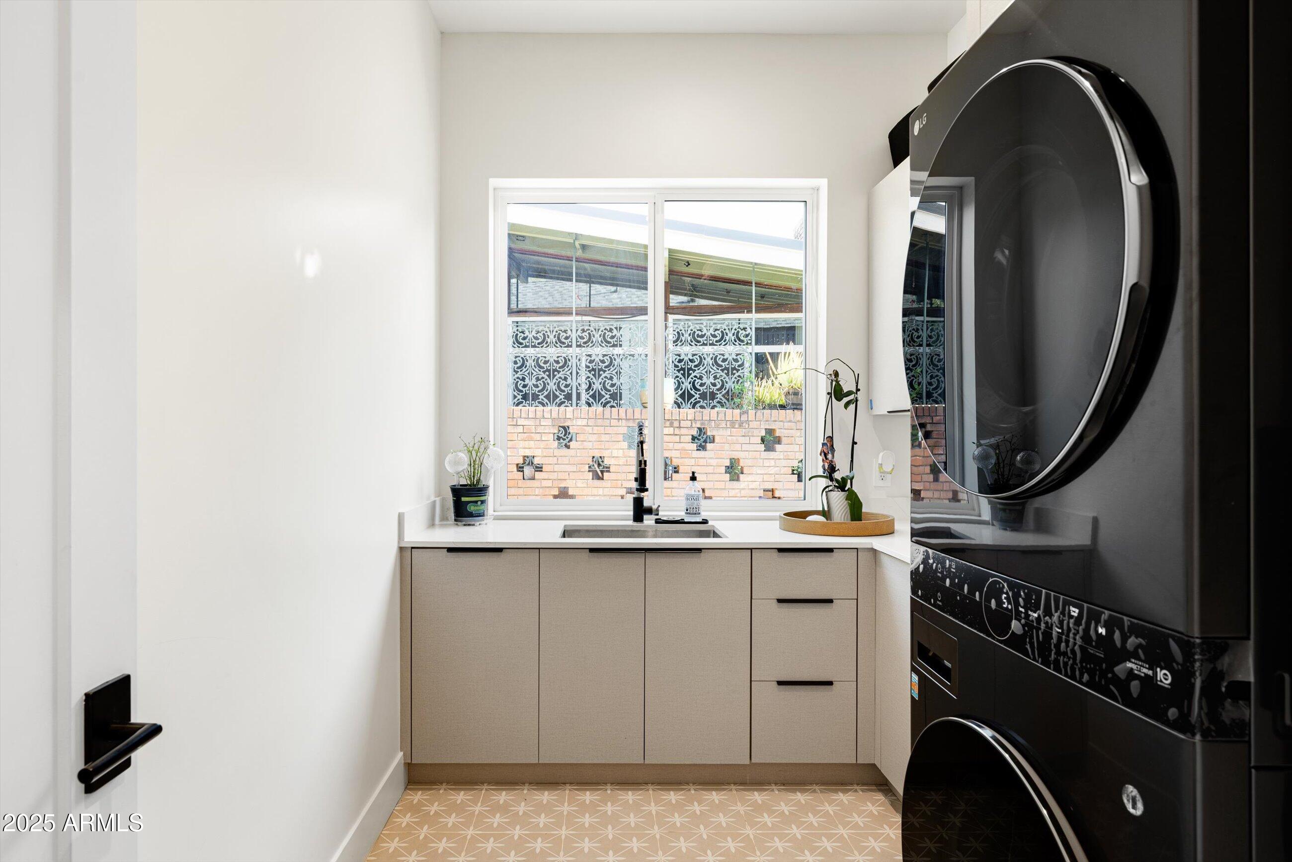 3721 E PICCADILLY Road