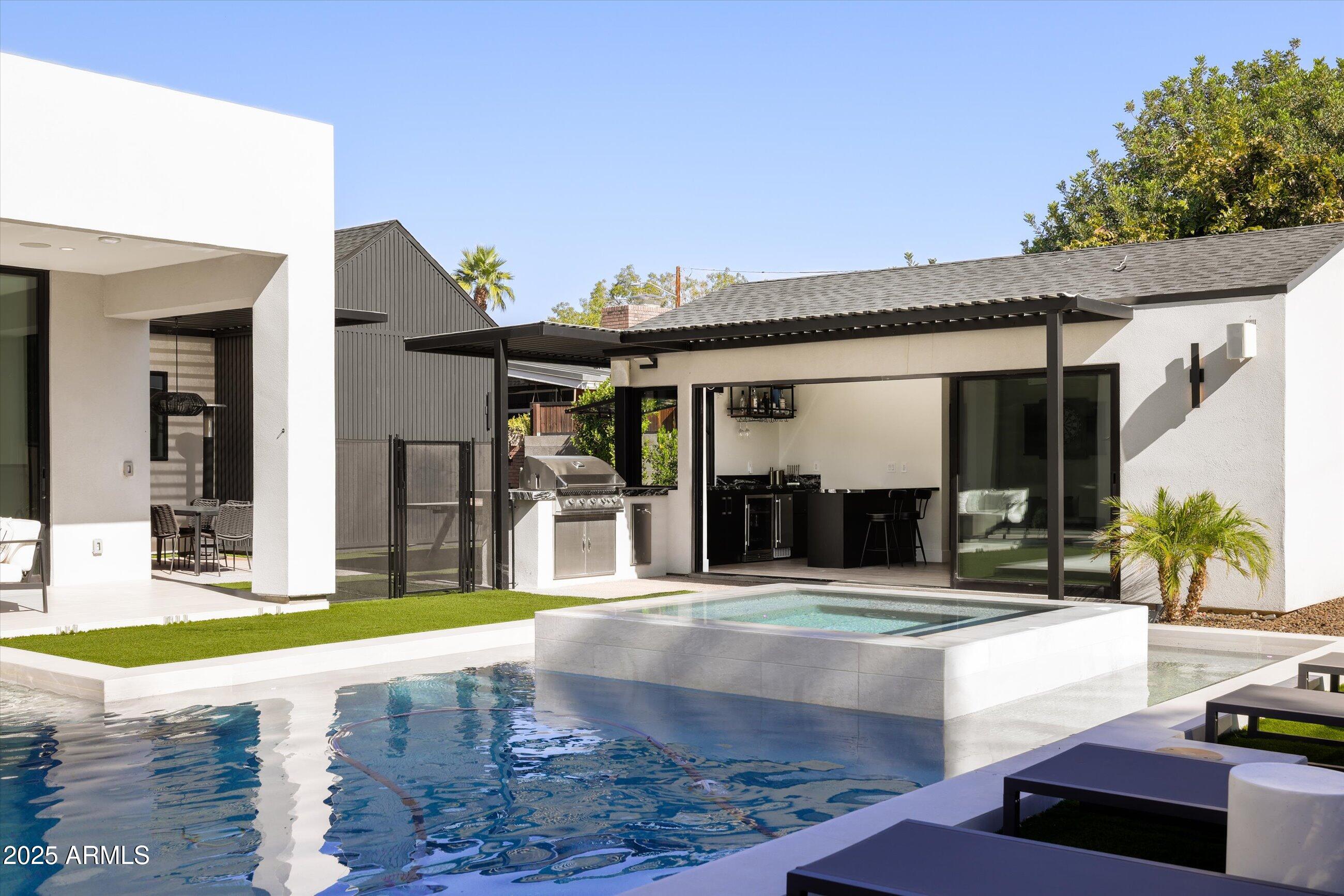 3721 E PICCADILLY Road