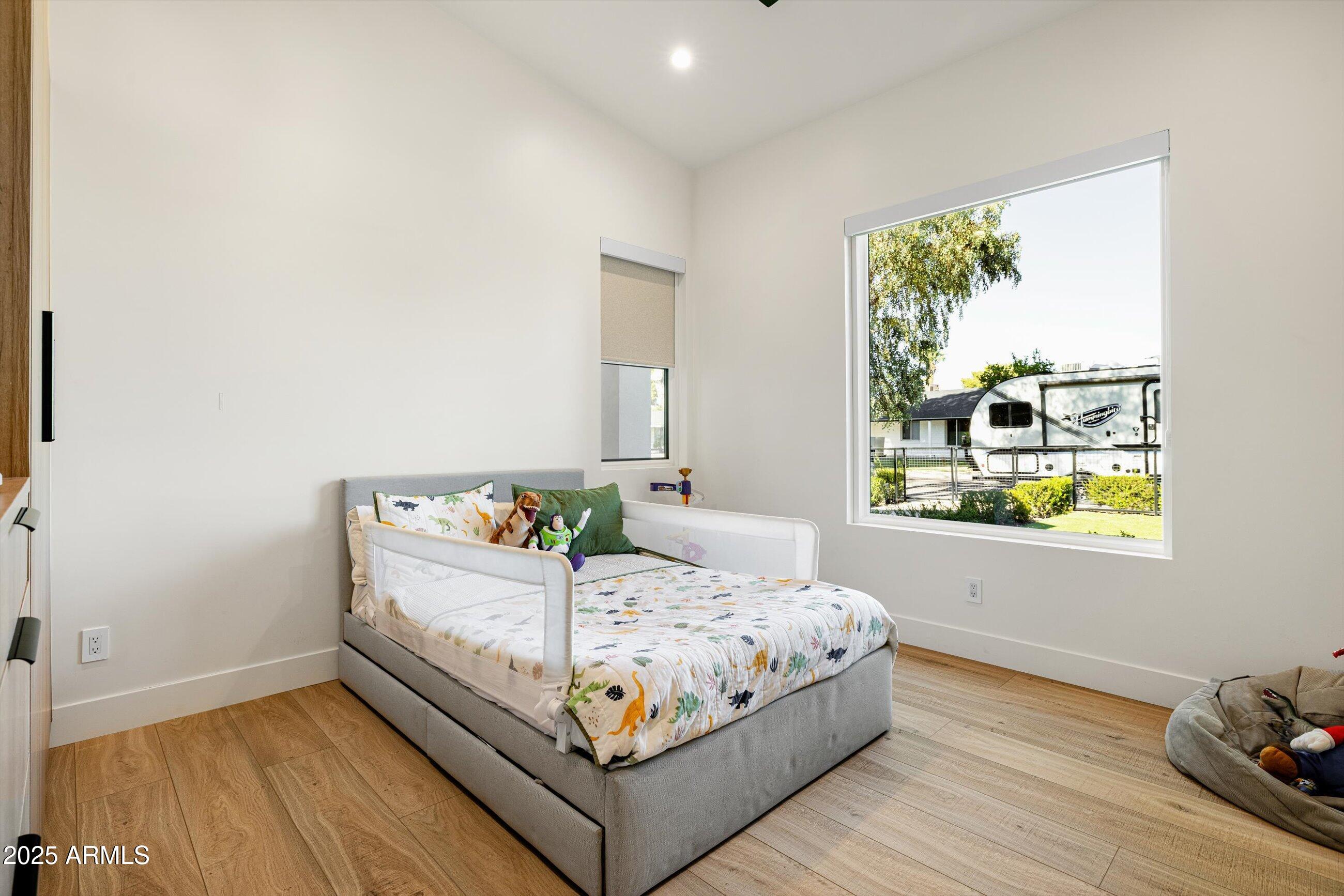 3721 E PICCADILLY Road