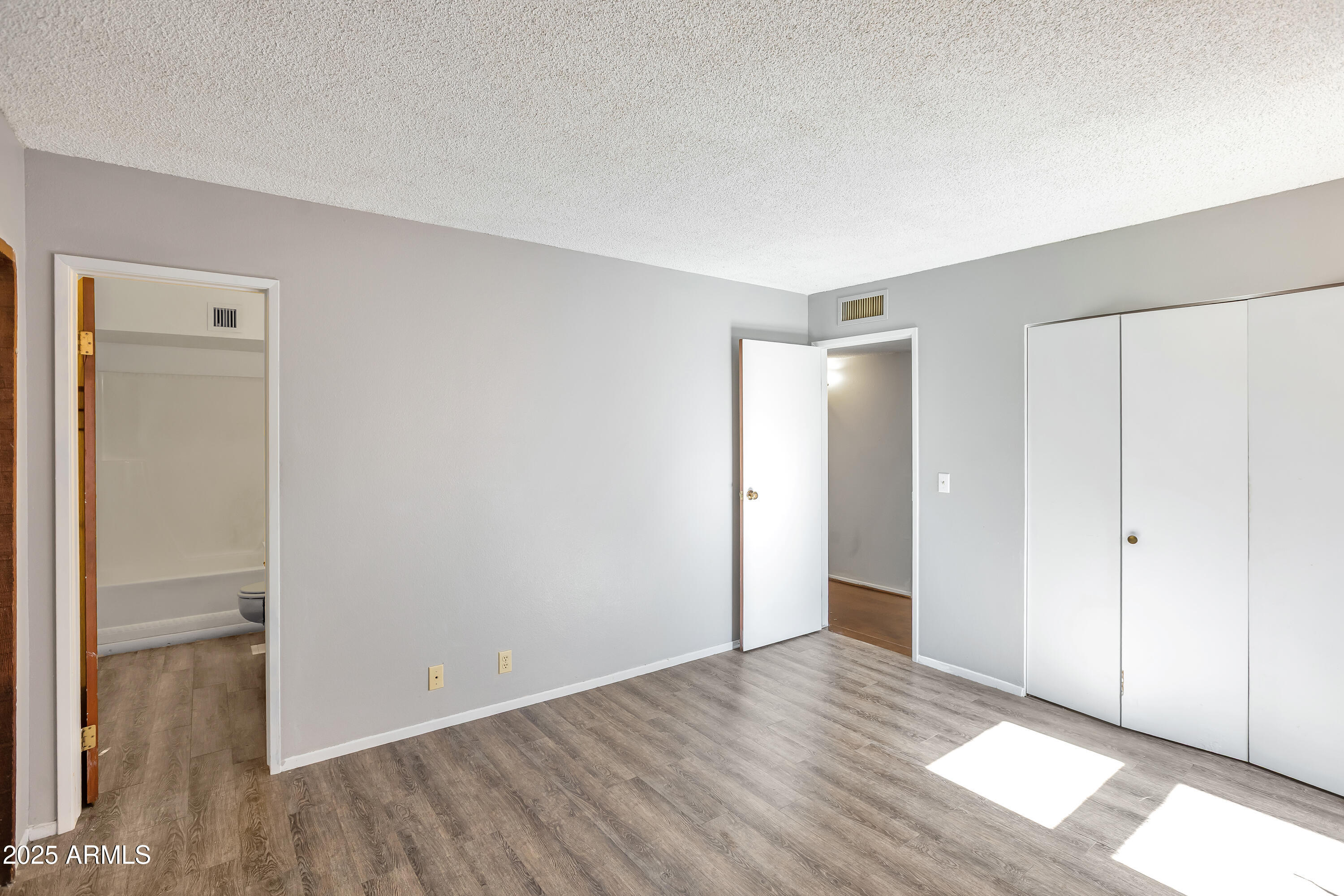 255 QUAIL HOLLOW Drive