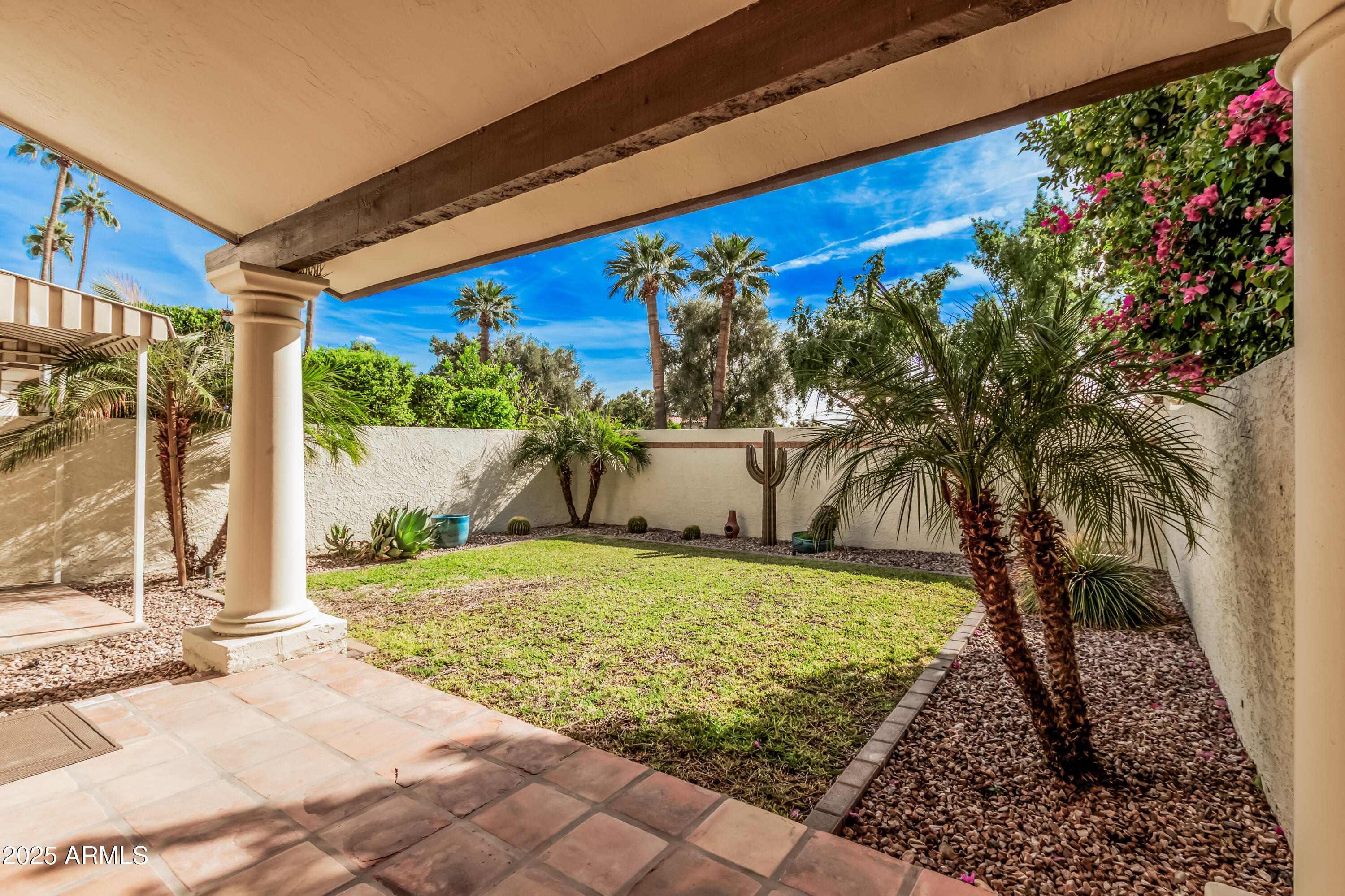 625 E NORTHVIEW Avenue