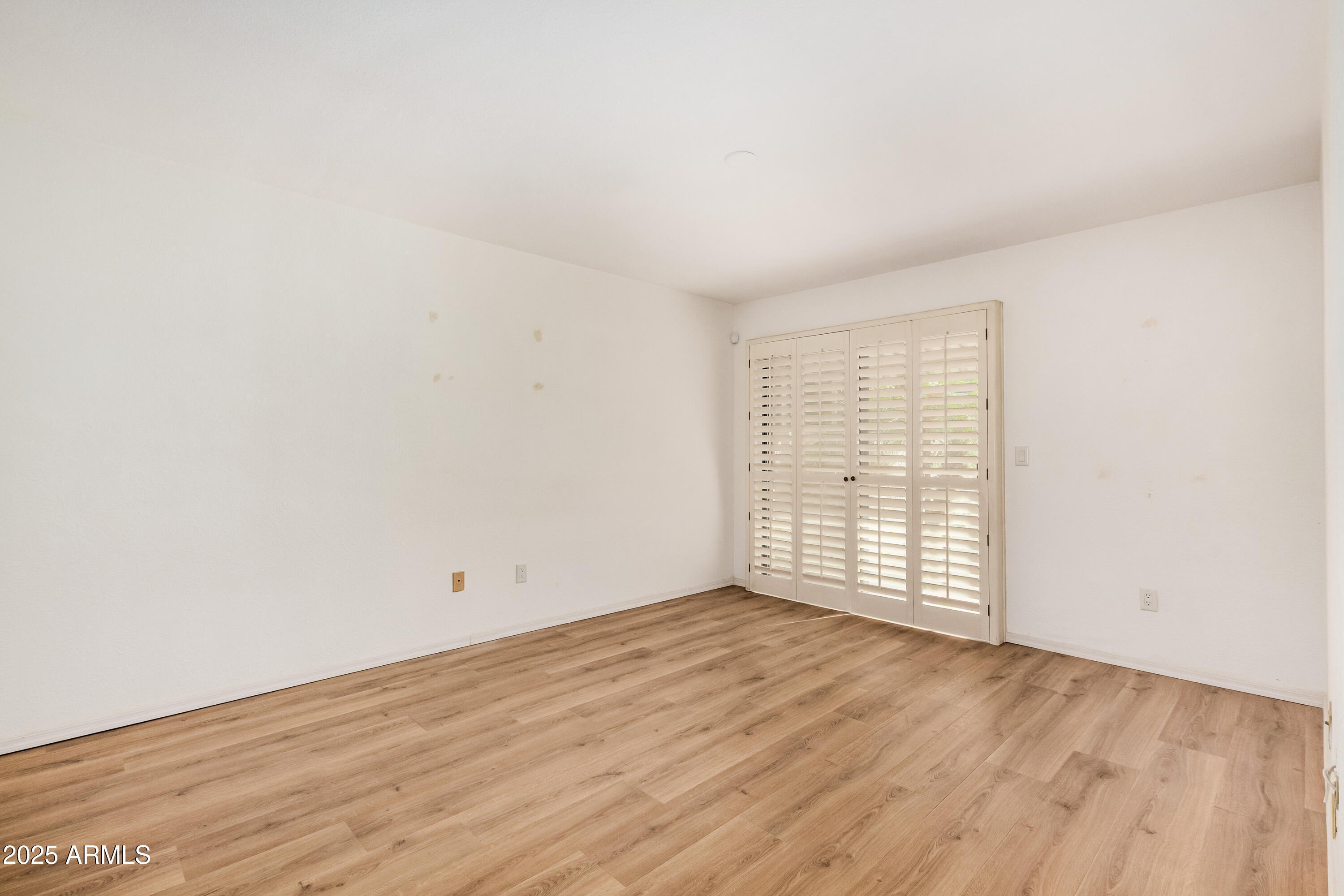 625 E NORTHVIEW Avenue