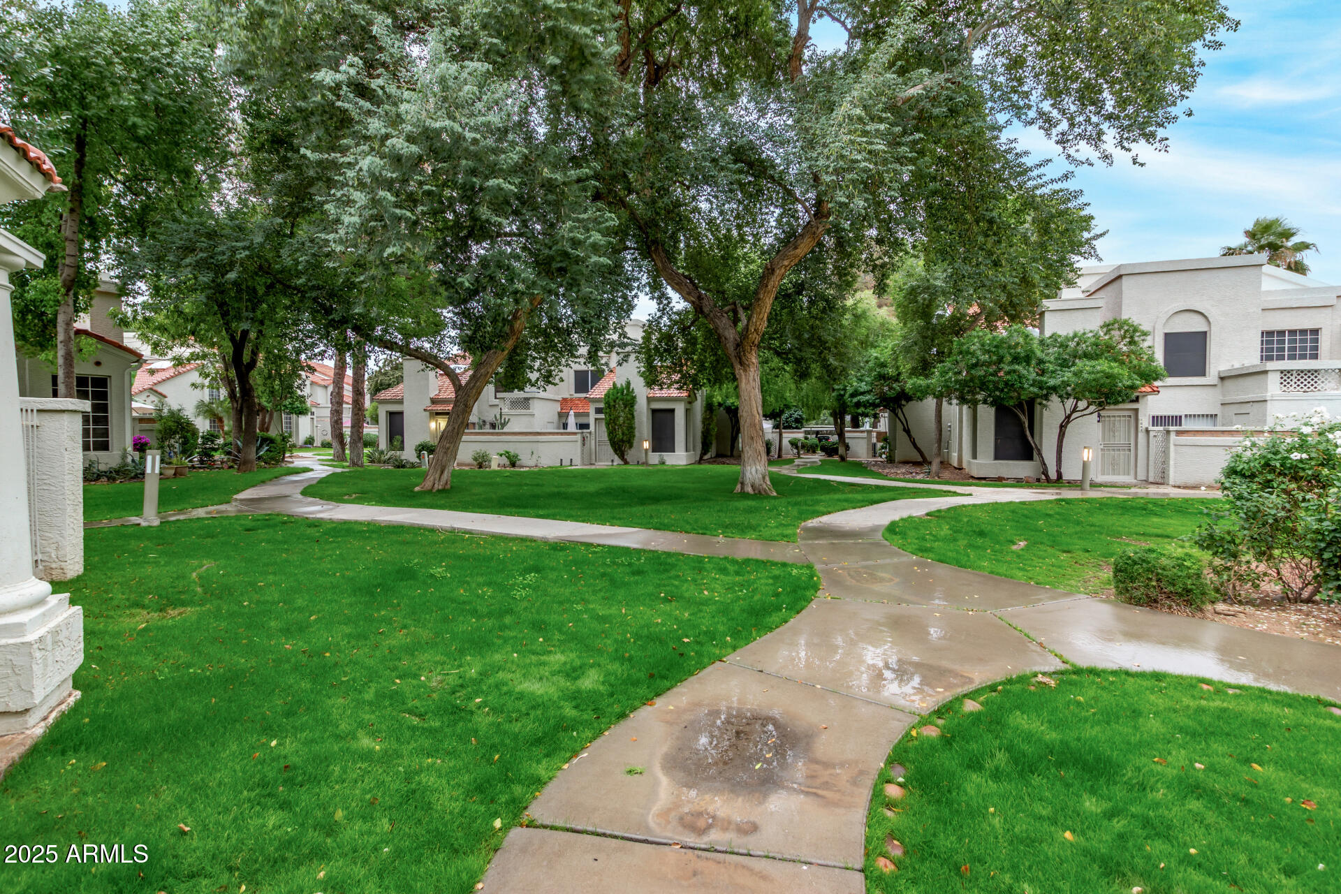 1717 E UNION HILLS Drive 1054