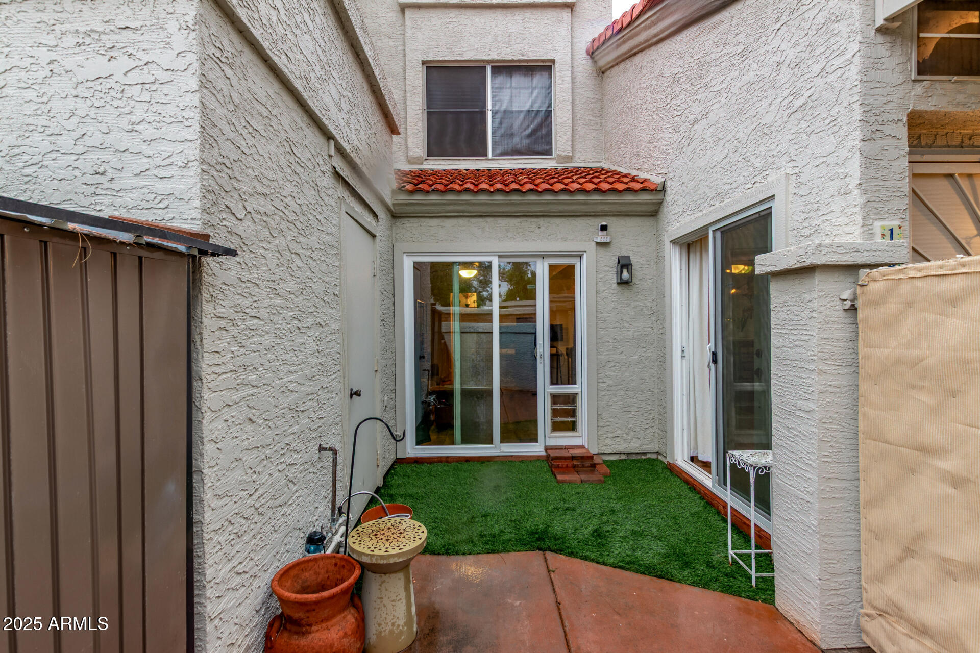 1717 E UNION HILLS Drive 1054