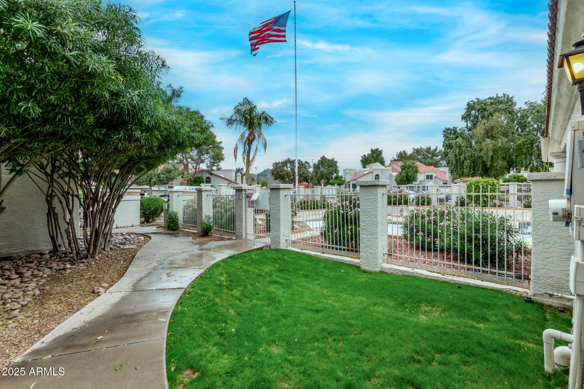 1717 E UNION HILLS Drive 1054