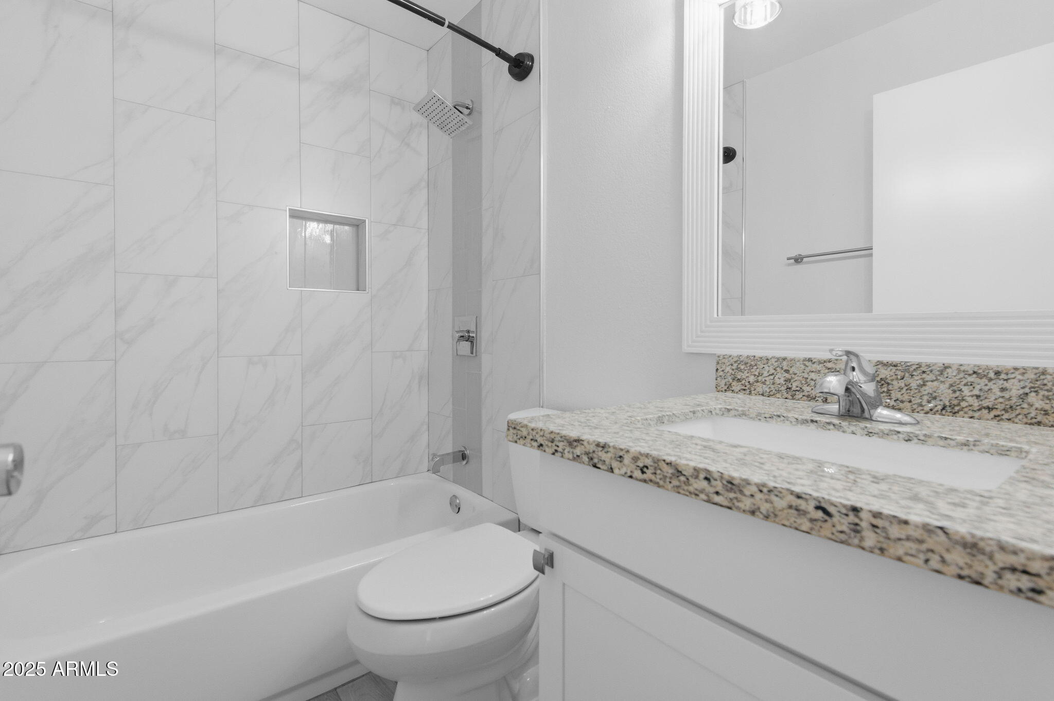 2030 W PORTOBELLO Avenue