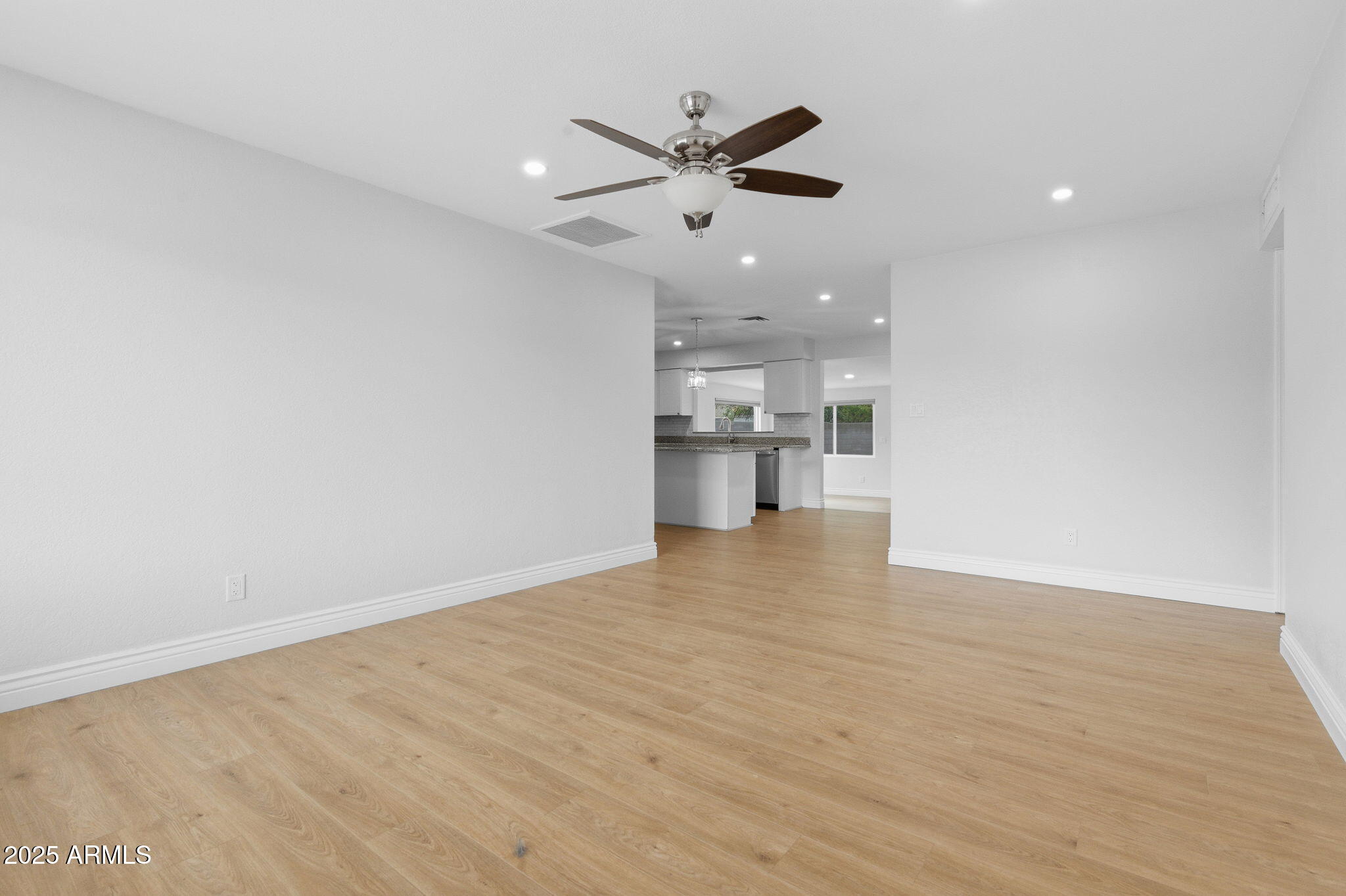 2030 W PORTOBELLO Avenue