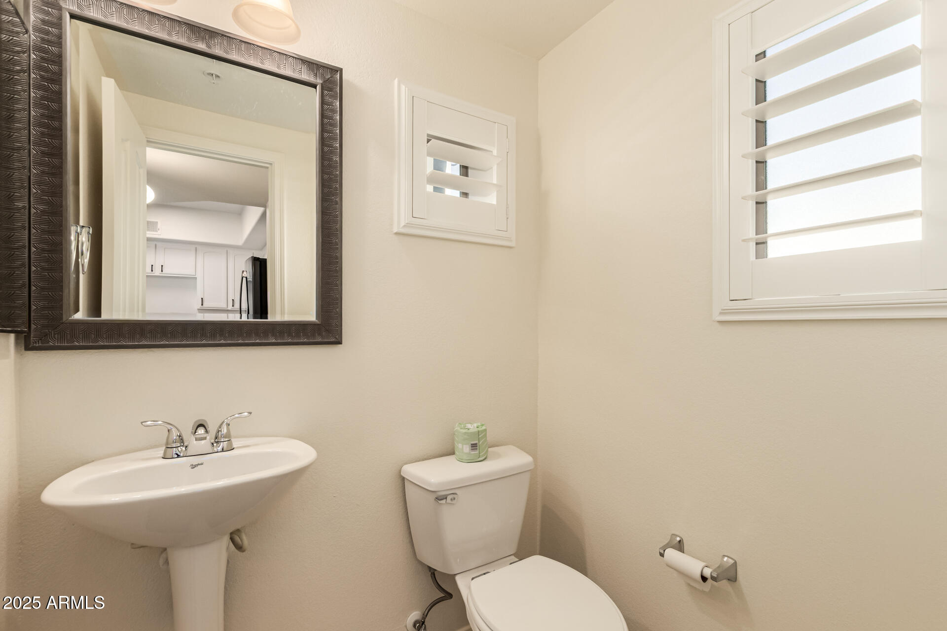 2401 E RIO SALADO Parkway 1048