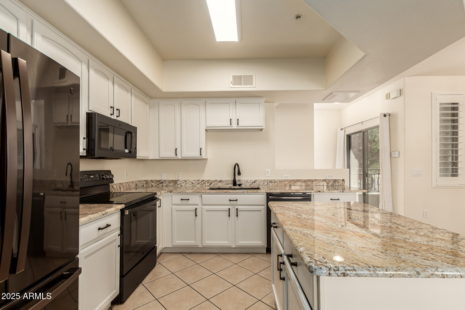 2401 E RIO SALADO Parkway 1048