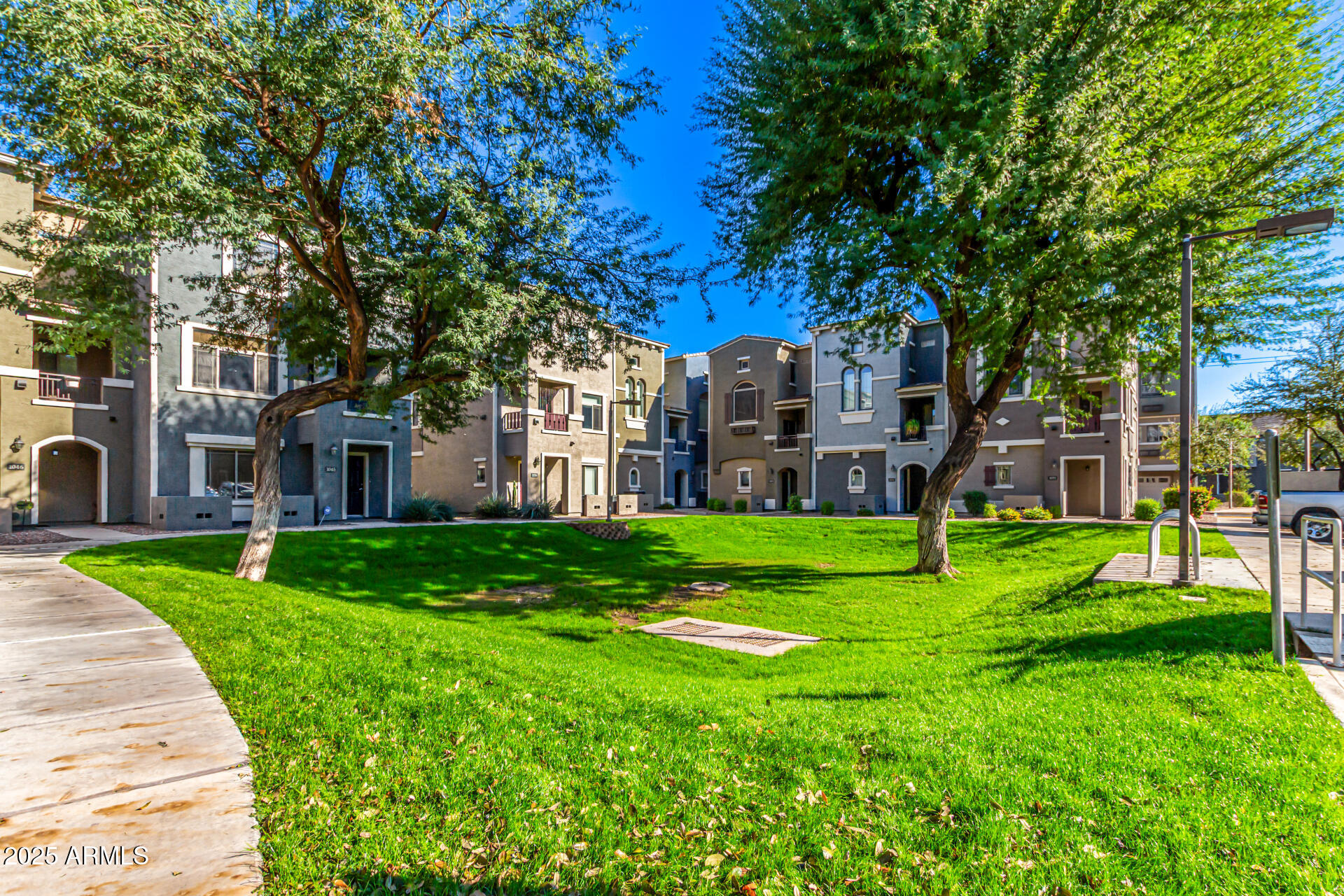 2401 E RIO SALADO Parkway 1048