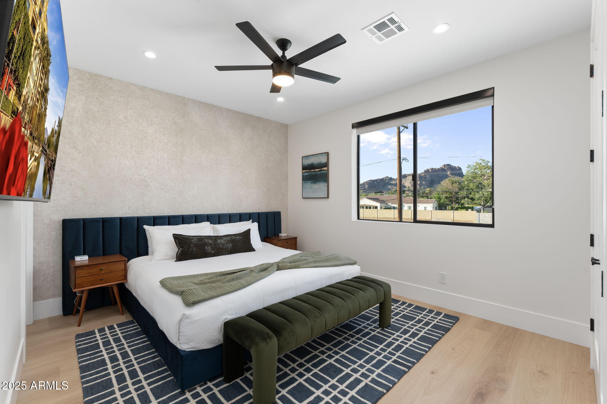 4546 E CAMPBELL Avenue