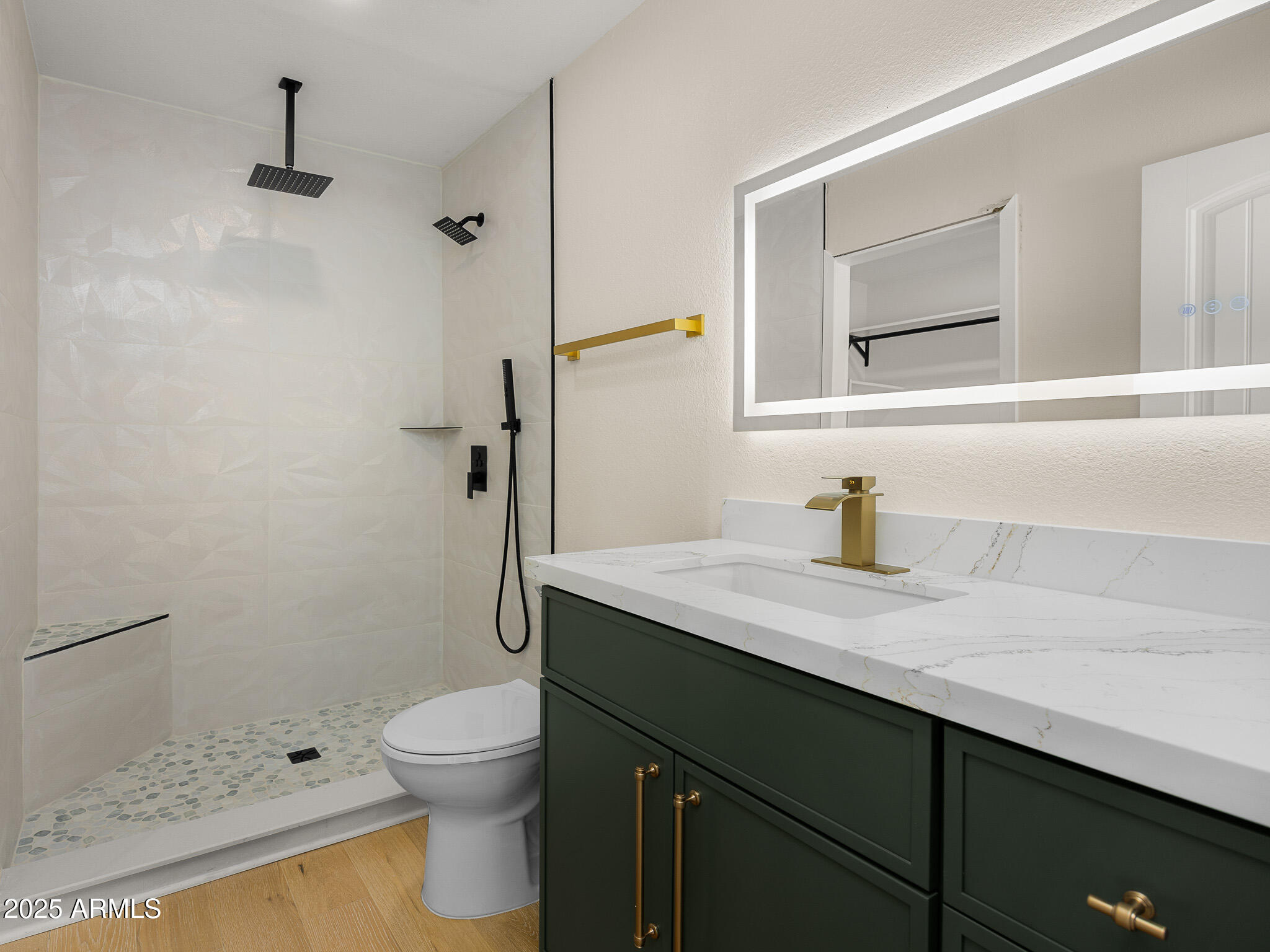 2607 E CORRINE Drive