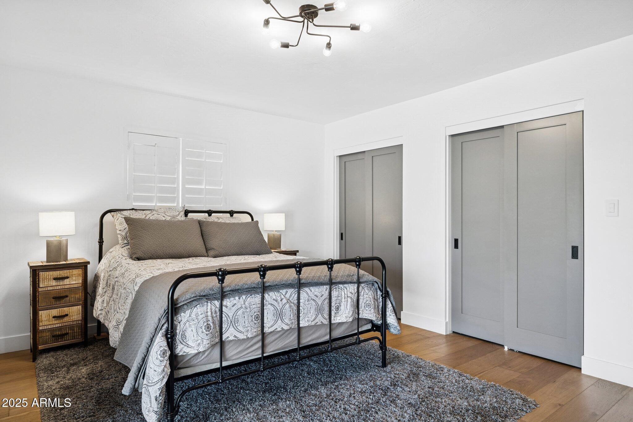 2044 E SMOKETREE Drive