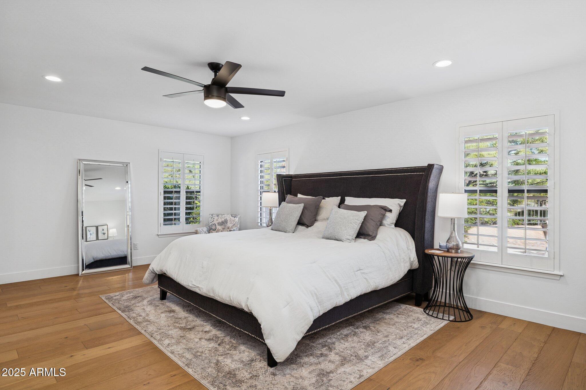 2044 E SMOKETREE Drive