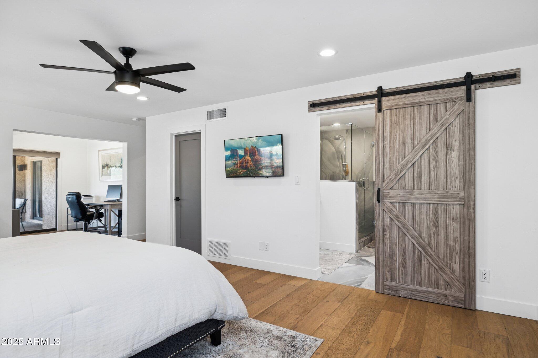 2044 E SMOKETREE Drive