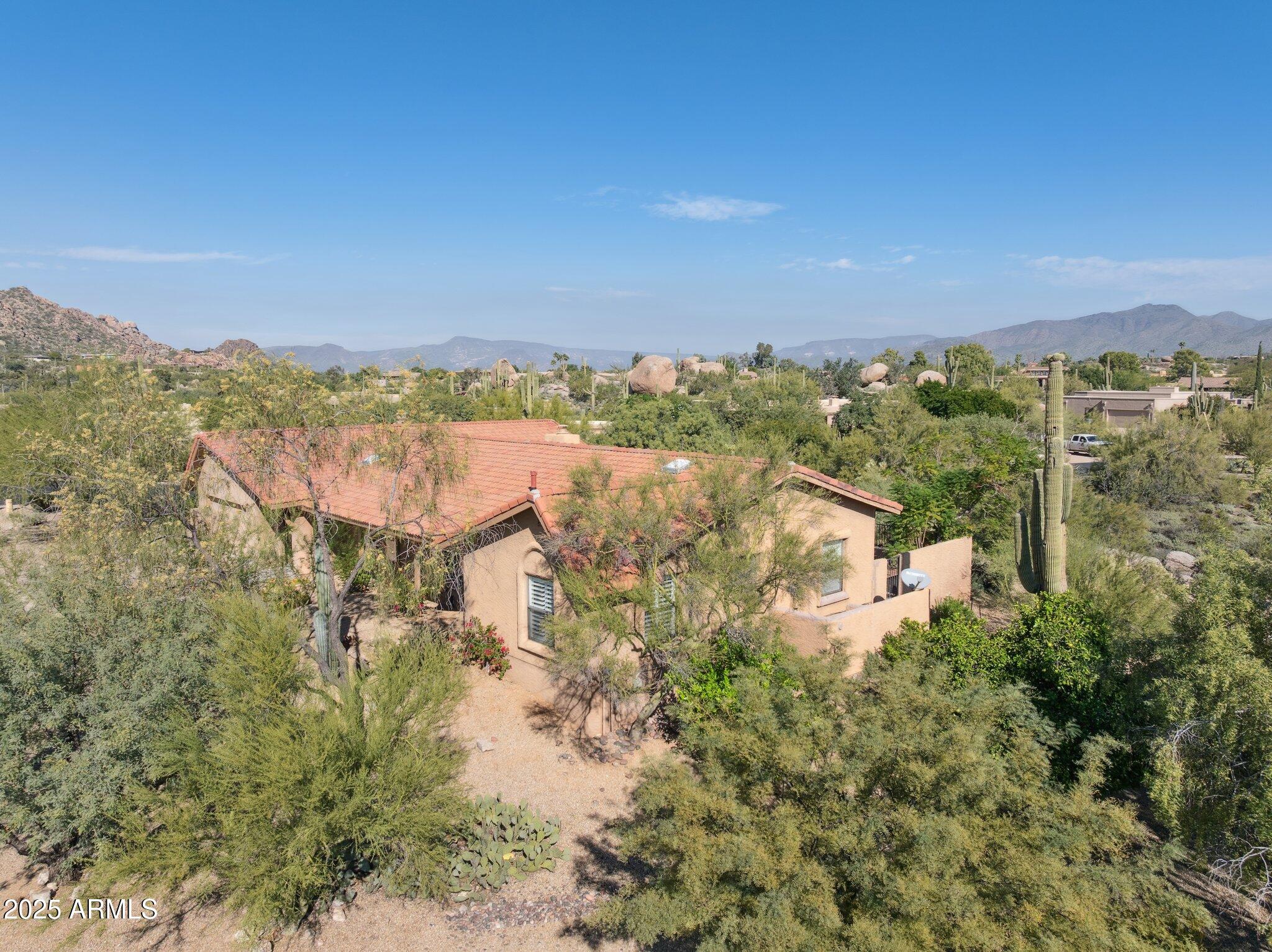 2044 E SMOKETREE Drive