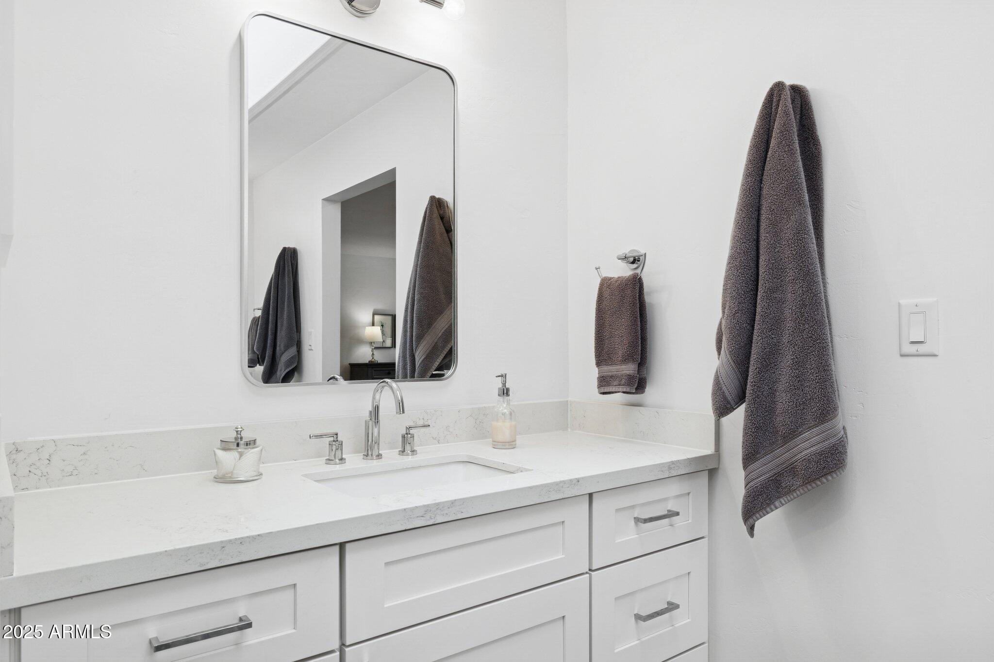 2044 E SMOKETREE Drive