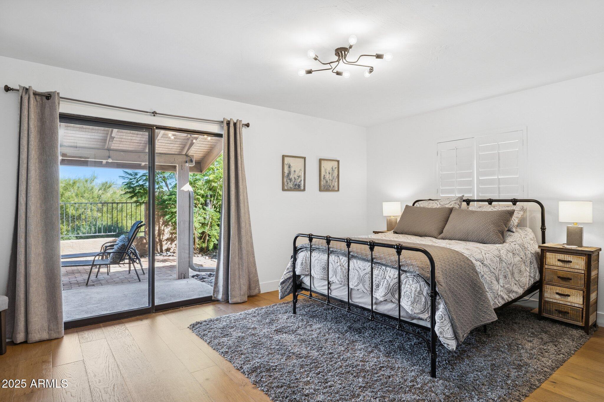 2044 E SMOKETREE Drive