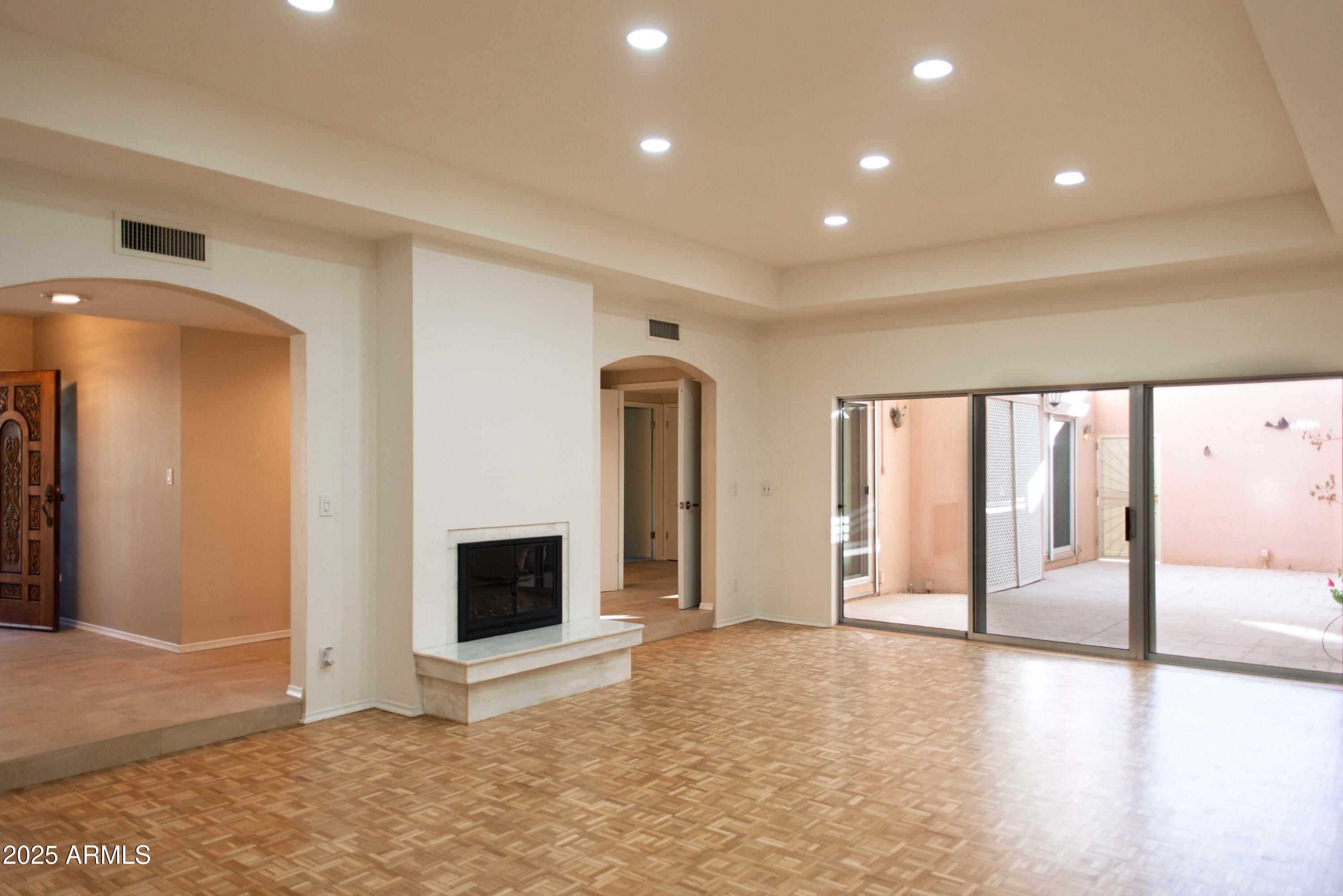 6945 E GLENROSA Avenue