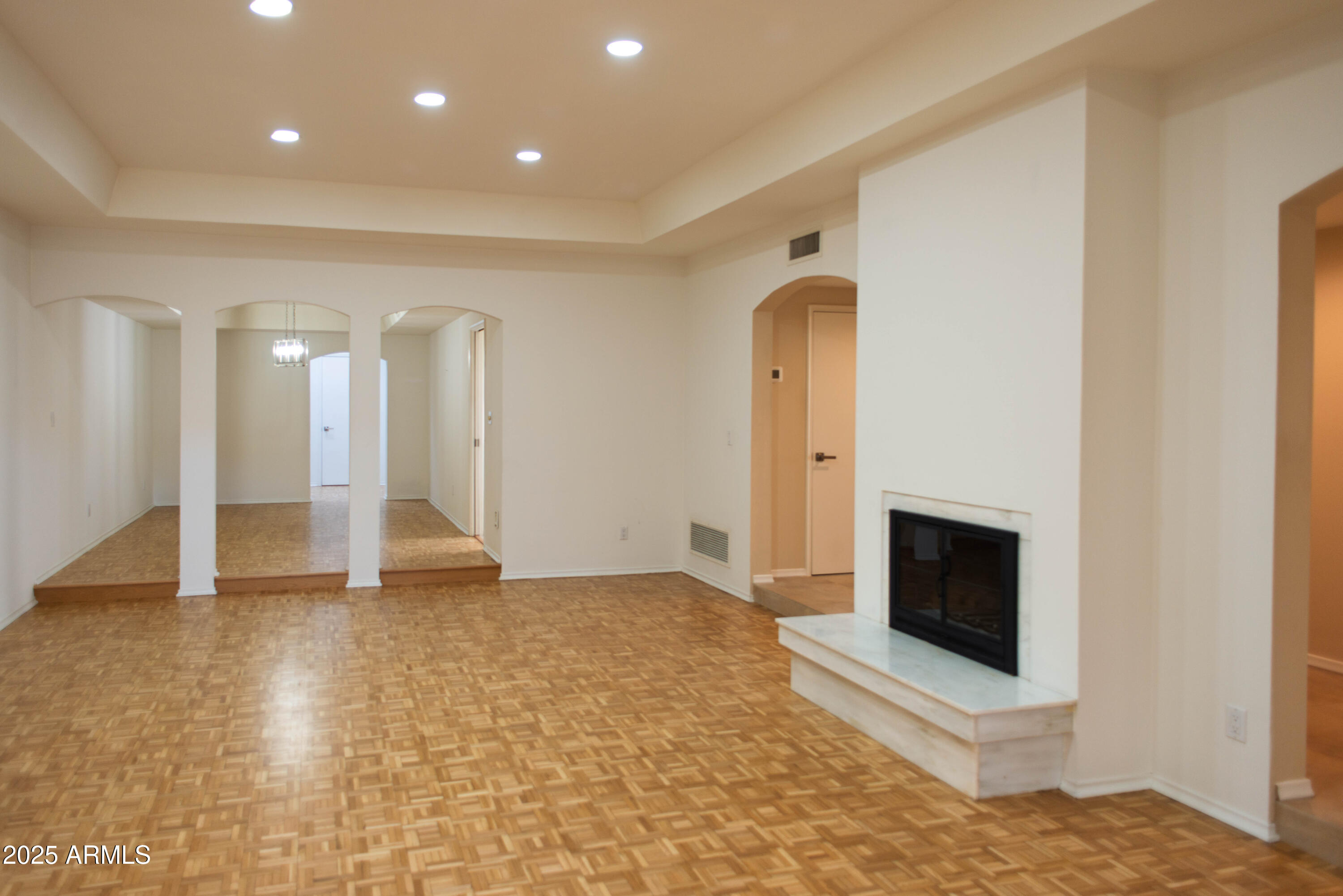 6945 E GLENROSA Avenue