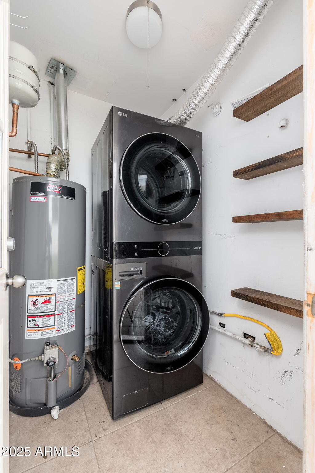 3002 E WHITTON Avenue