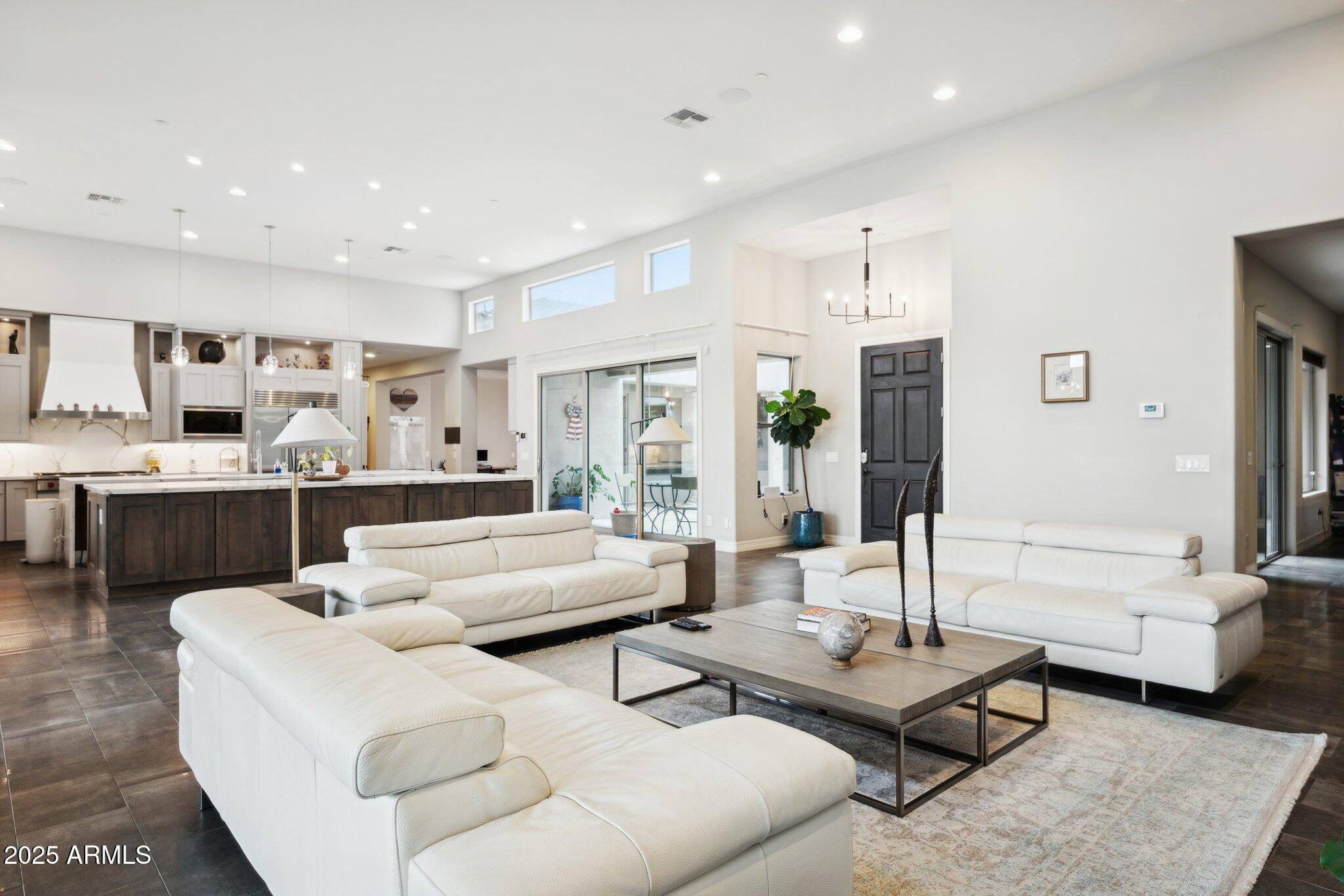 5237 E MONTGOMERY Road