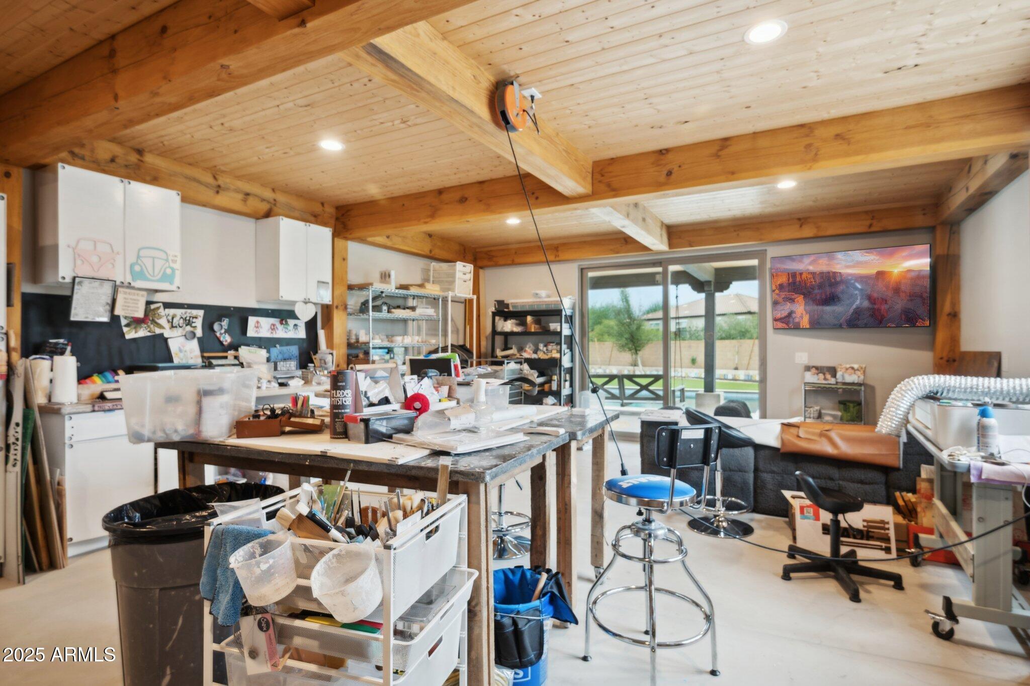 5237 E MONTGOMERY Road