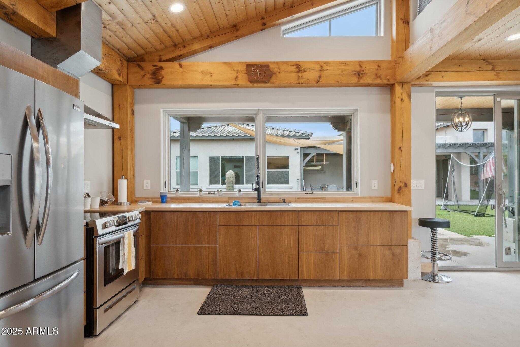 5237 E MONTGOMERY Road