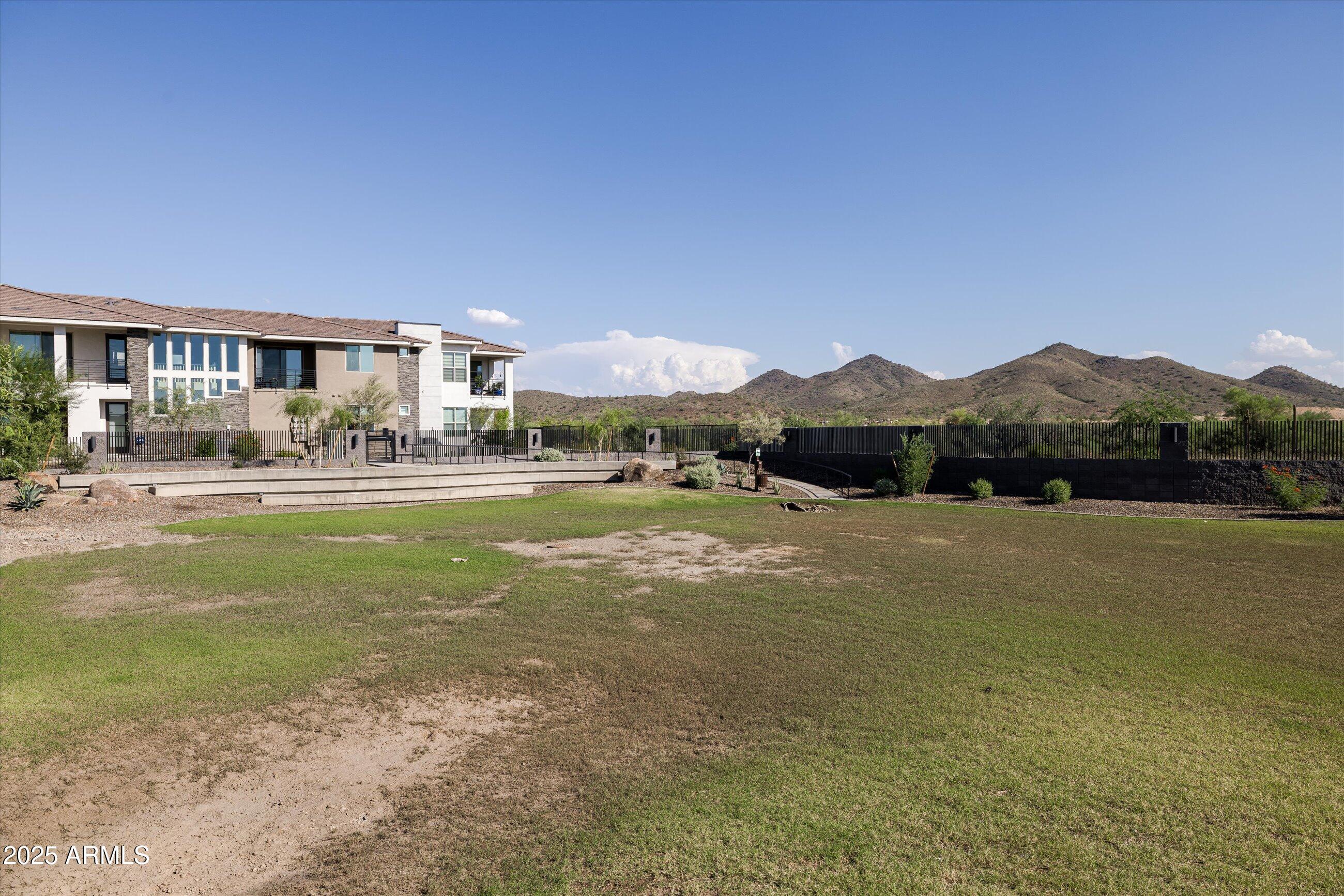 2121 W Sonoran Desert Drive 8