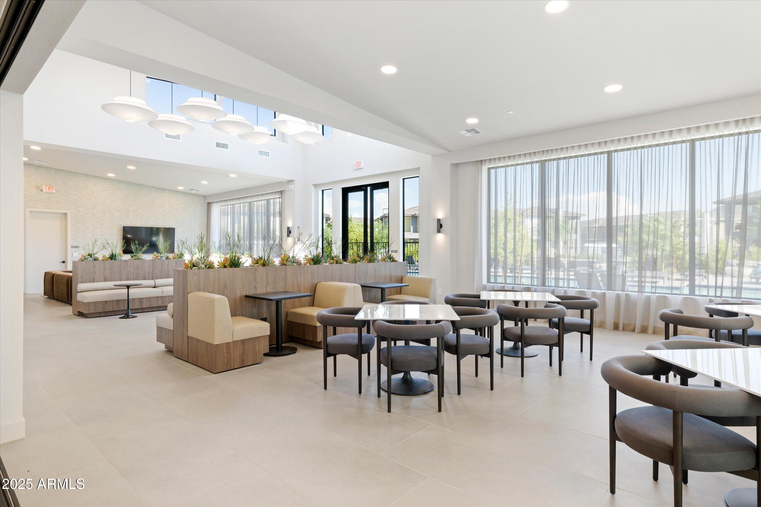 2121 W Sonoran Desert Drive 8