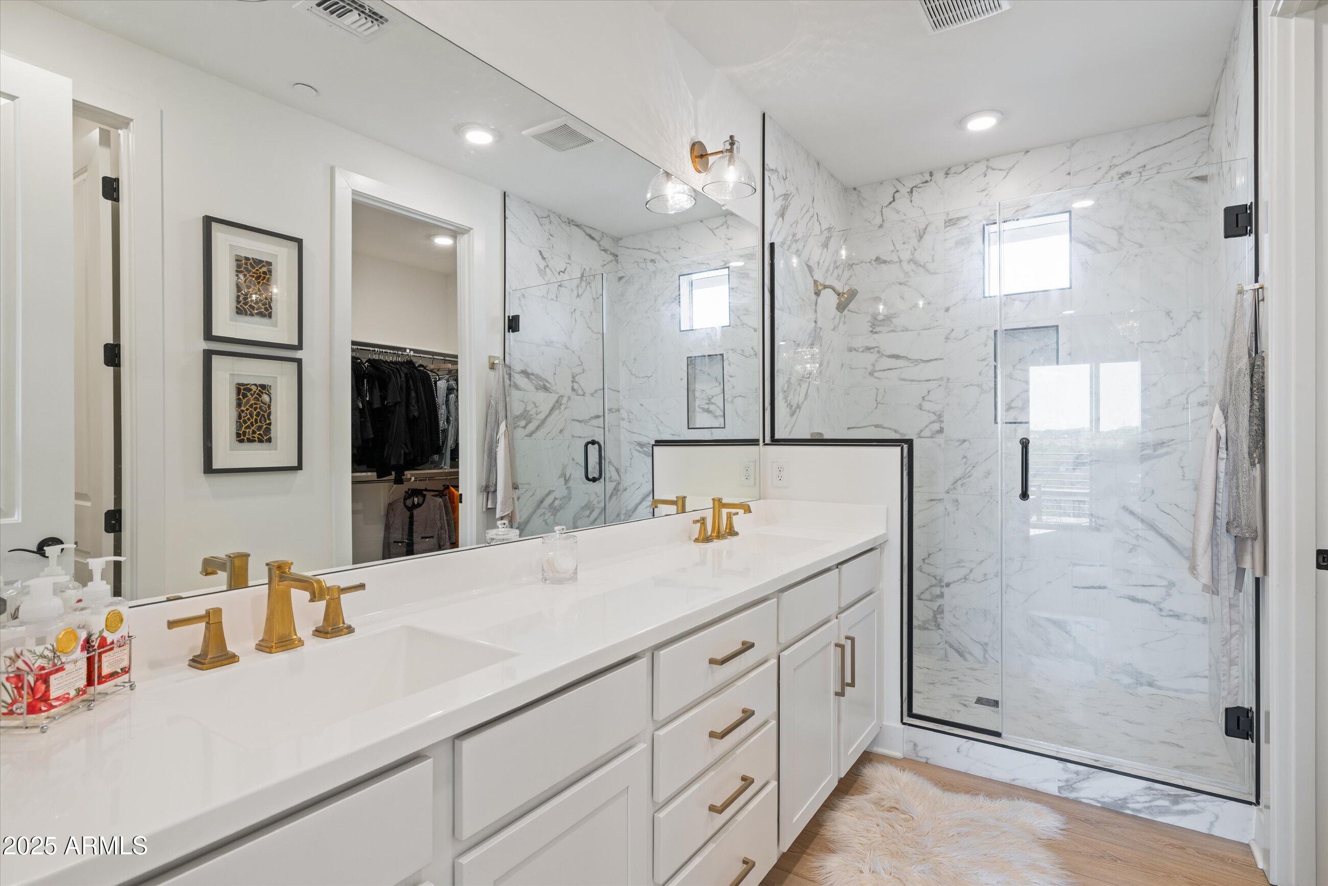 2121 W Sonoran Desert Drive 8