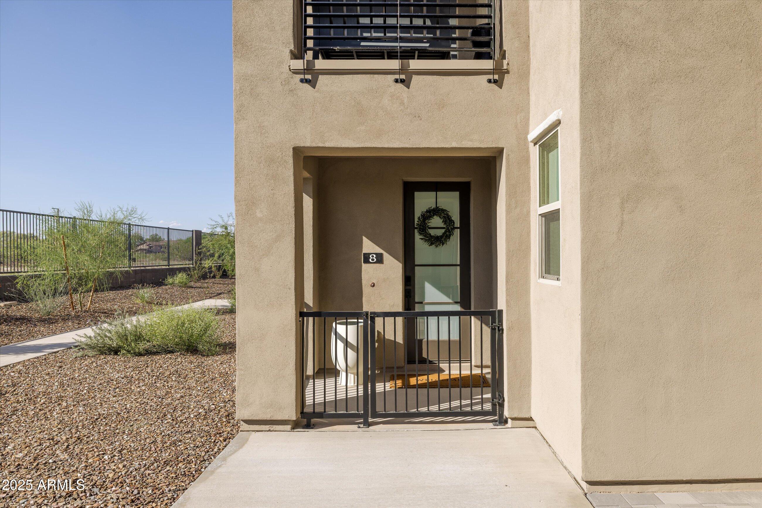 2121 W Sonoran Desert Drive 8