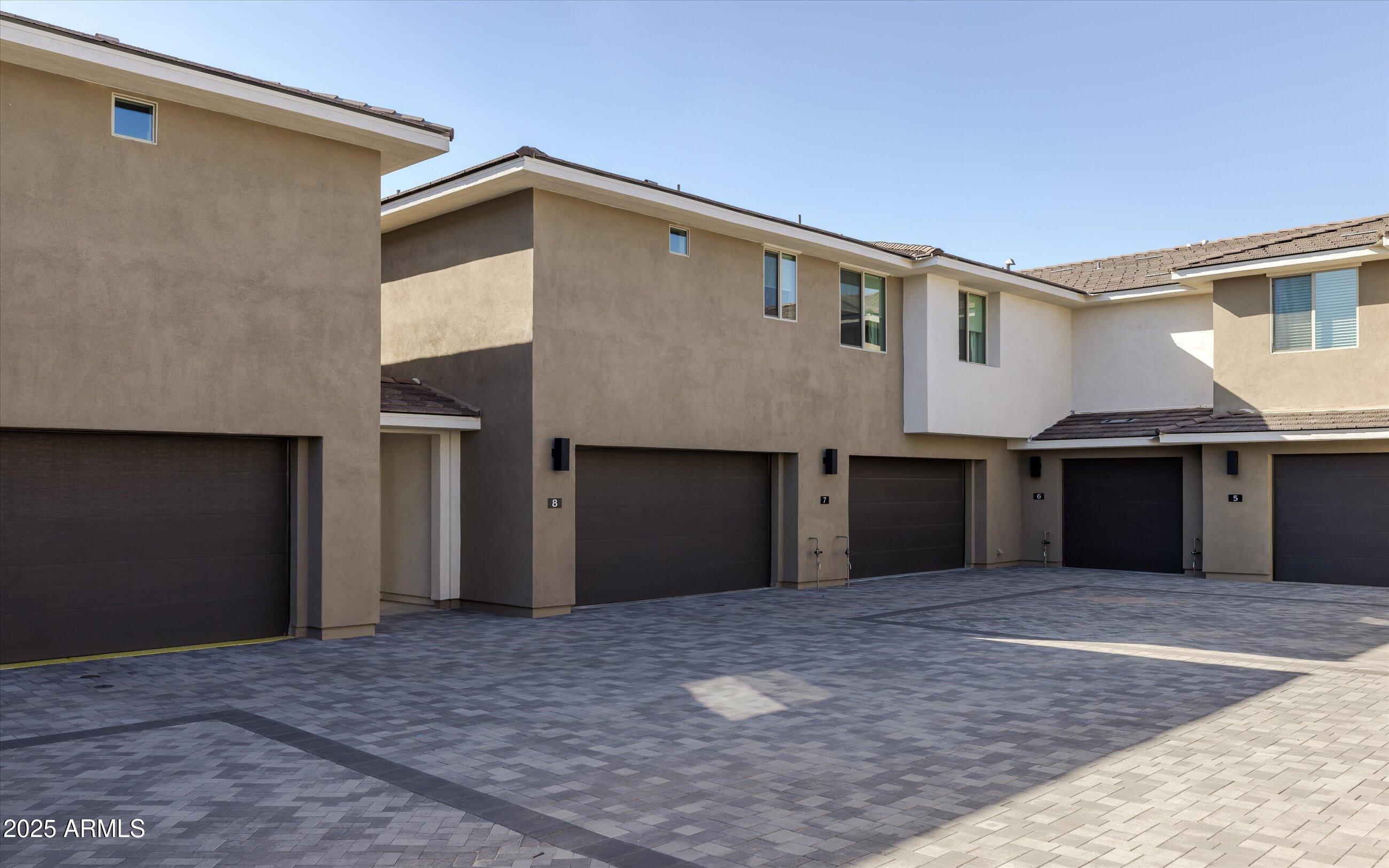 2121 W Sonoran Desert Drive 8