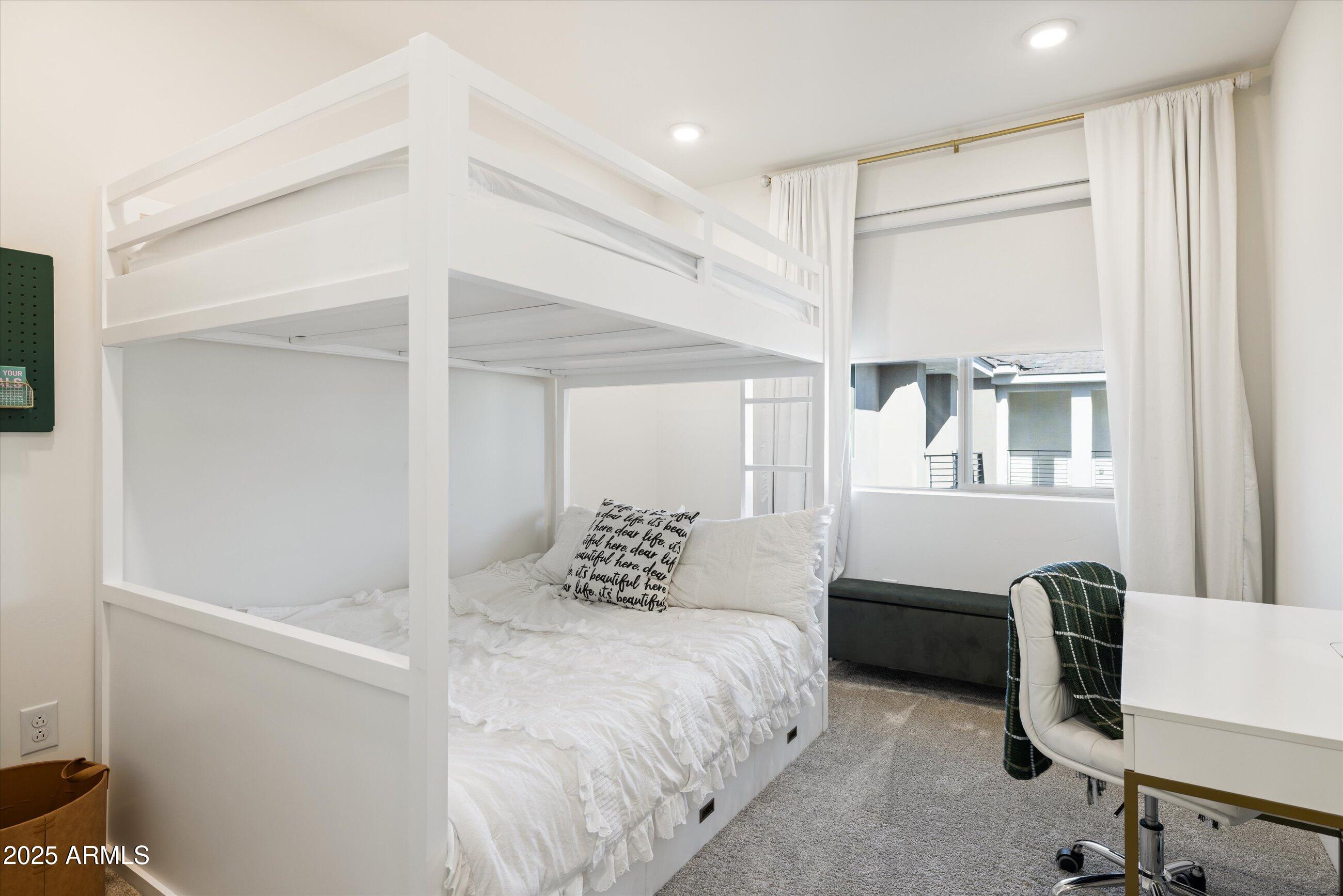 2121 W Sonoran Desert Drive 8