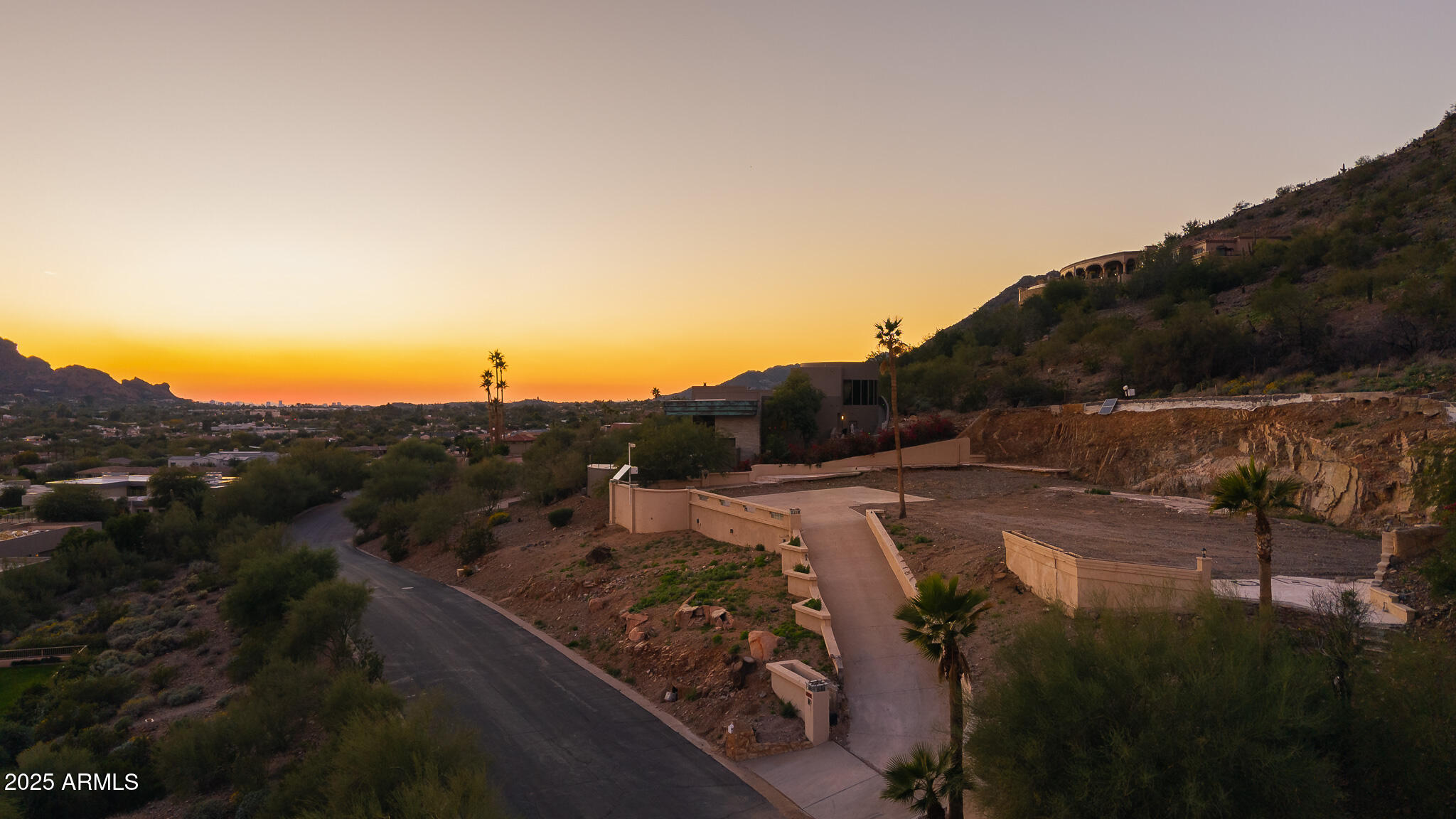 6418 E JOSHUA TREE Lane 2