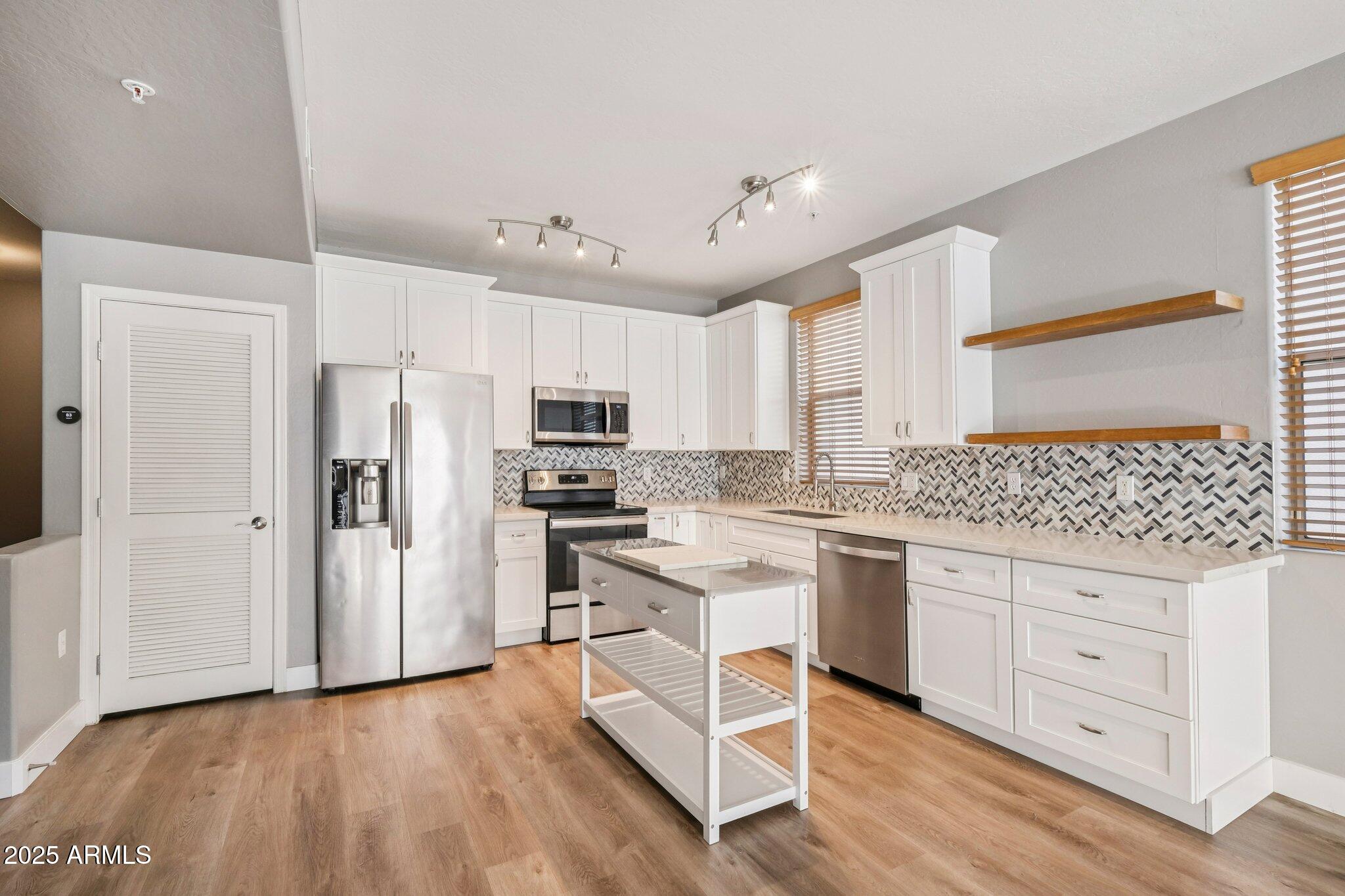 615 E PORTLAND Street 115